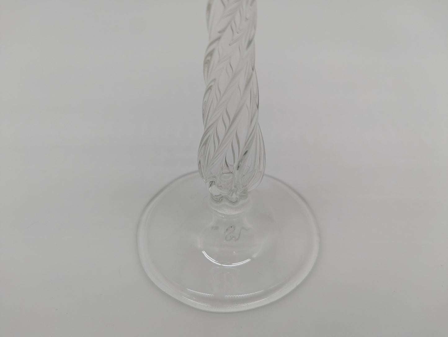 Signiertes Weinglas Kristallglas Twist Stem Designglas Vintage Studioglas