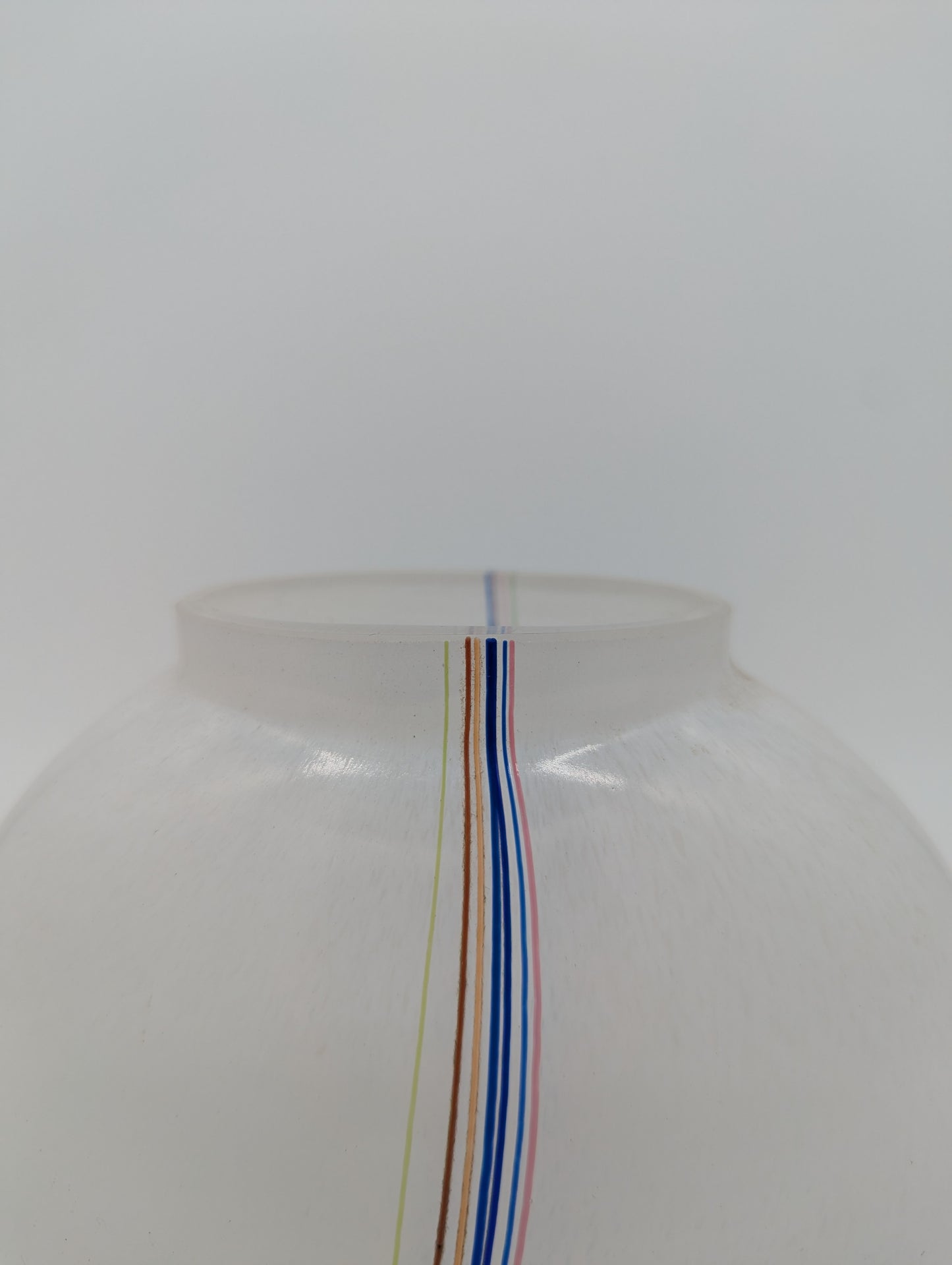 Kosta Boda Vase Glasvase signiert Studioglas Vintage mit bunten Streifen