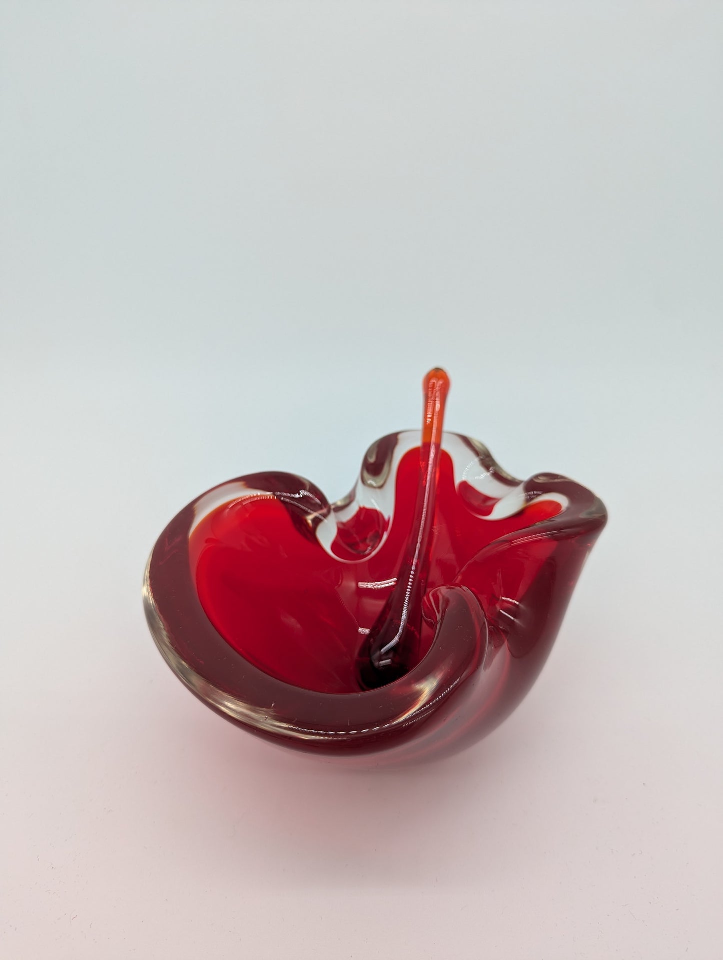 Murano Stil Glasschale Aschenbecher mit Glasstab mundgeblasen in Rot Vintage