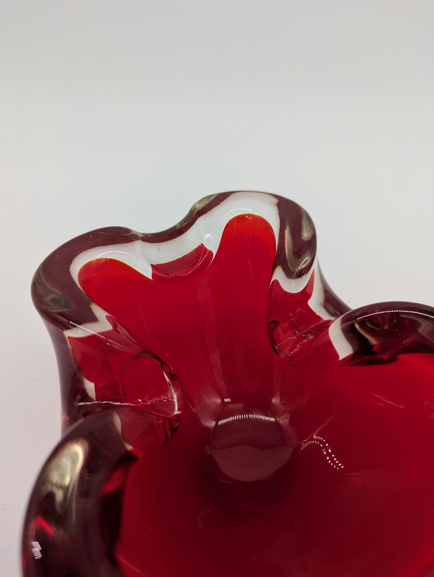 Murano Stil Glasschale Aschenbecher mit Glasstab mundgeblasen in Rot Vintage