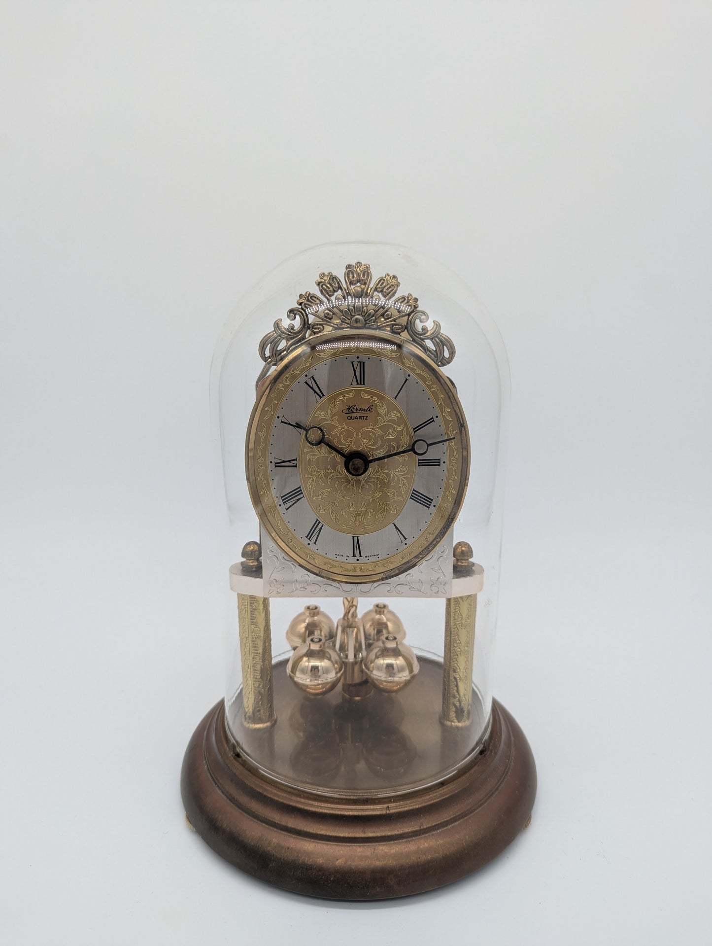 Hermle Tischuhr Kaminuhr mit Drehpendel und Glasdom Quarz Vintage