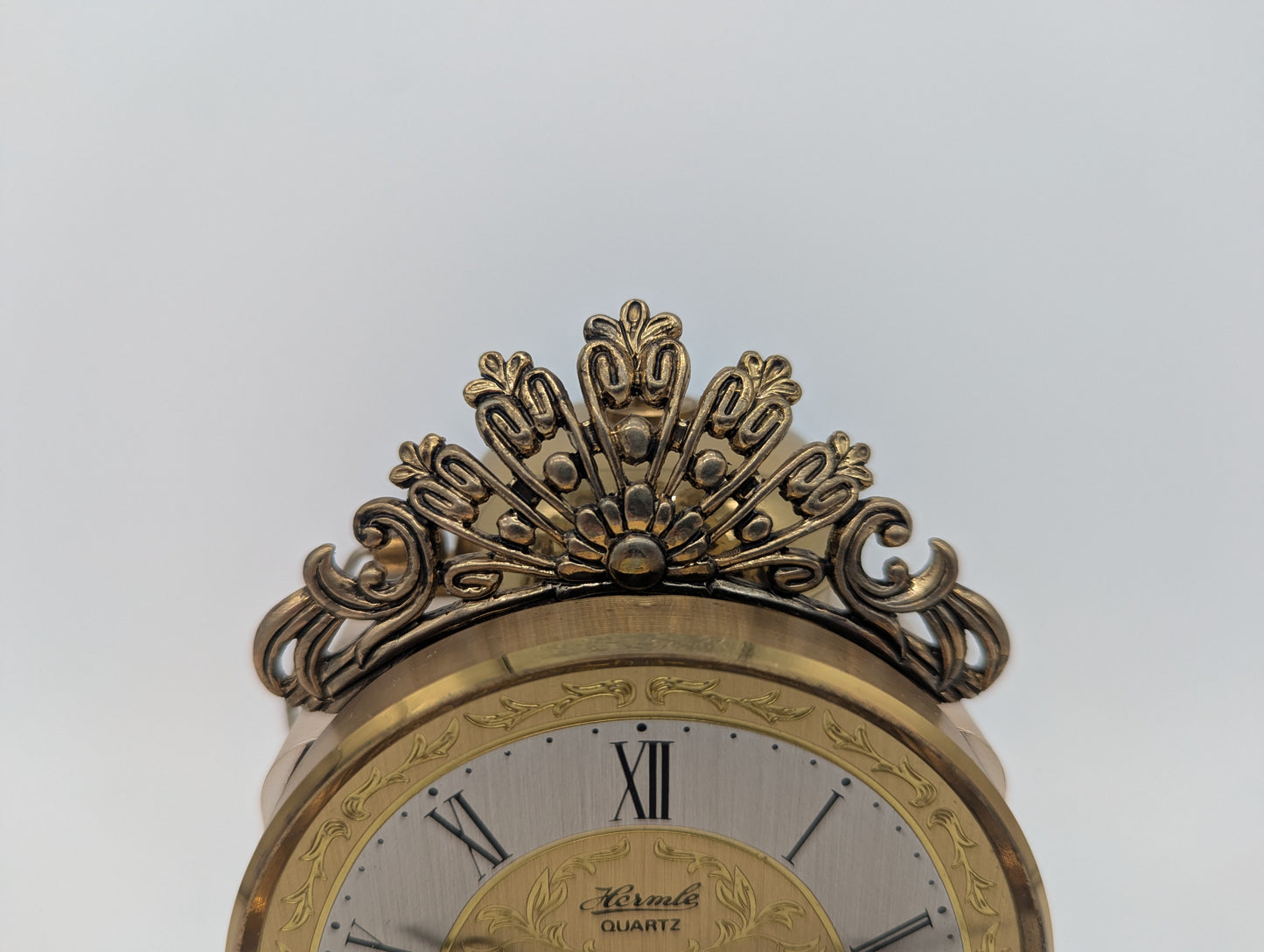 Hermle Tischuhr Kaminuhr mit Drehpendel und Glasdom Quarz Vintage