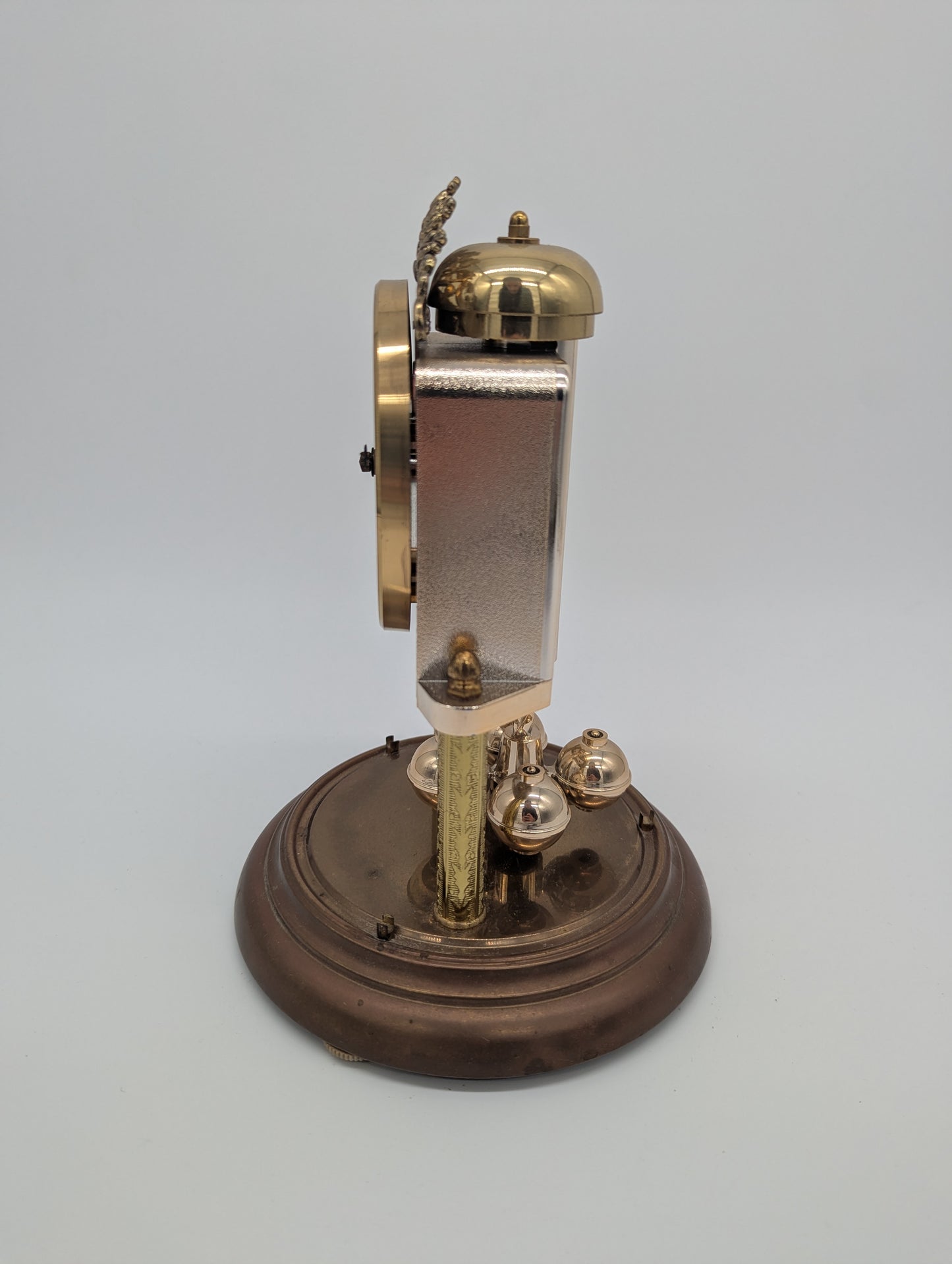 Hermle Tischuhr Kaminuhr mit Drehpendel und Glasdom Quarz Vintage