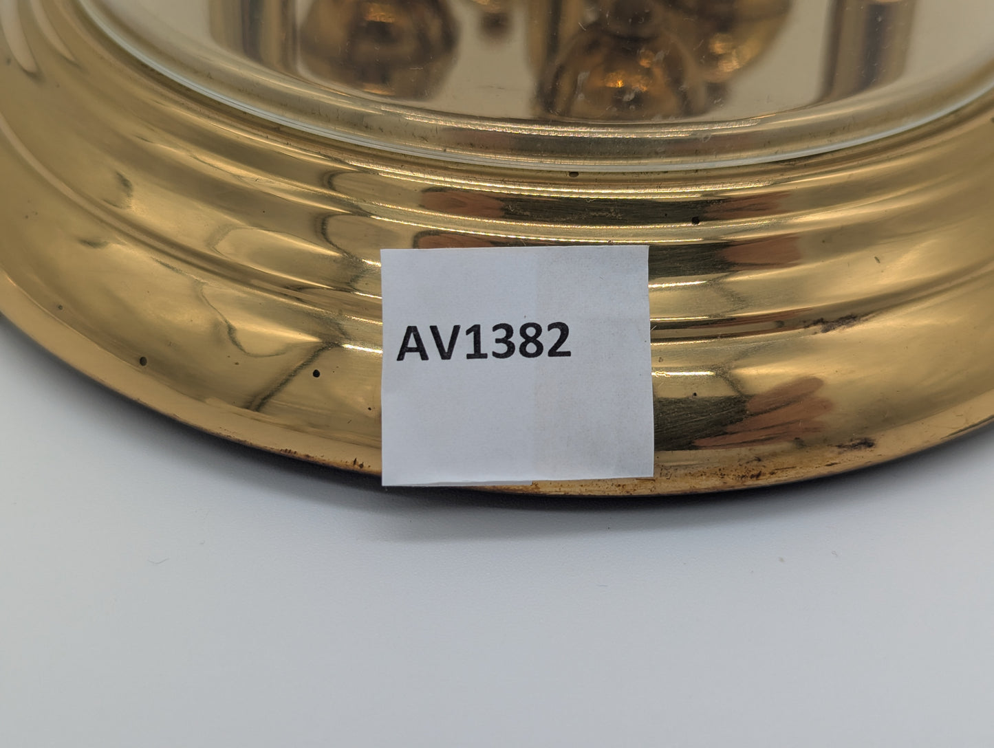 Hermle Kaminuhr Tischuhr mit Drehpendel und Glasdom Quarz Vintage