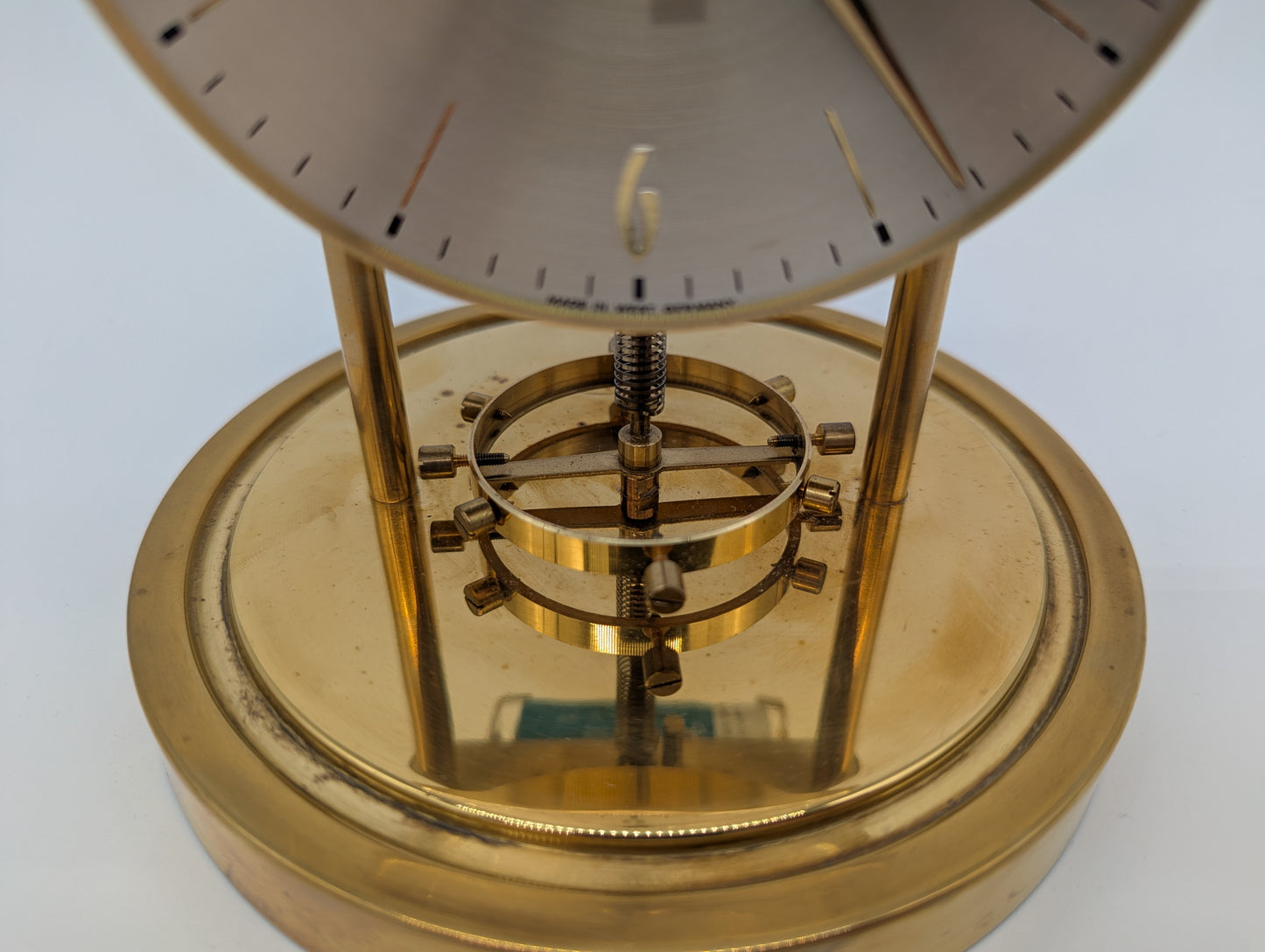 Zentra Tischuhr Kaminuhr mit Drehpendel und Glasdom Quarzwerk Vintage