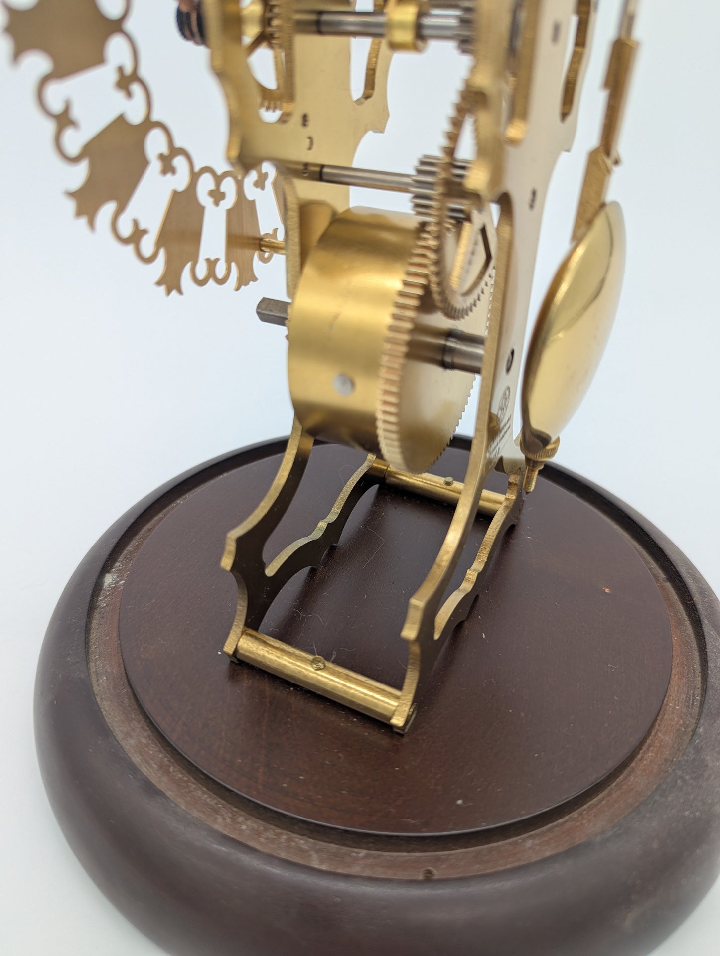 Skelett Uhr Tischuhr JTK Germany unter Glasdom Mechanische Uhr Vintage