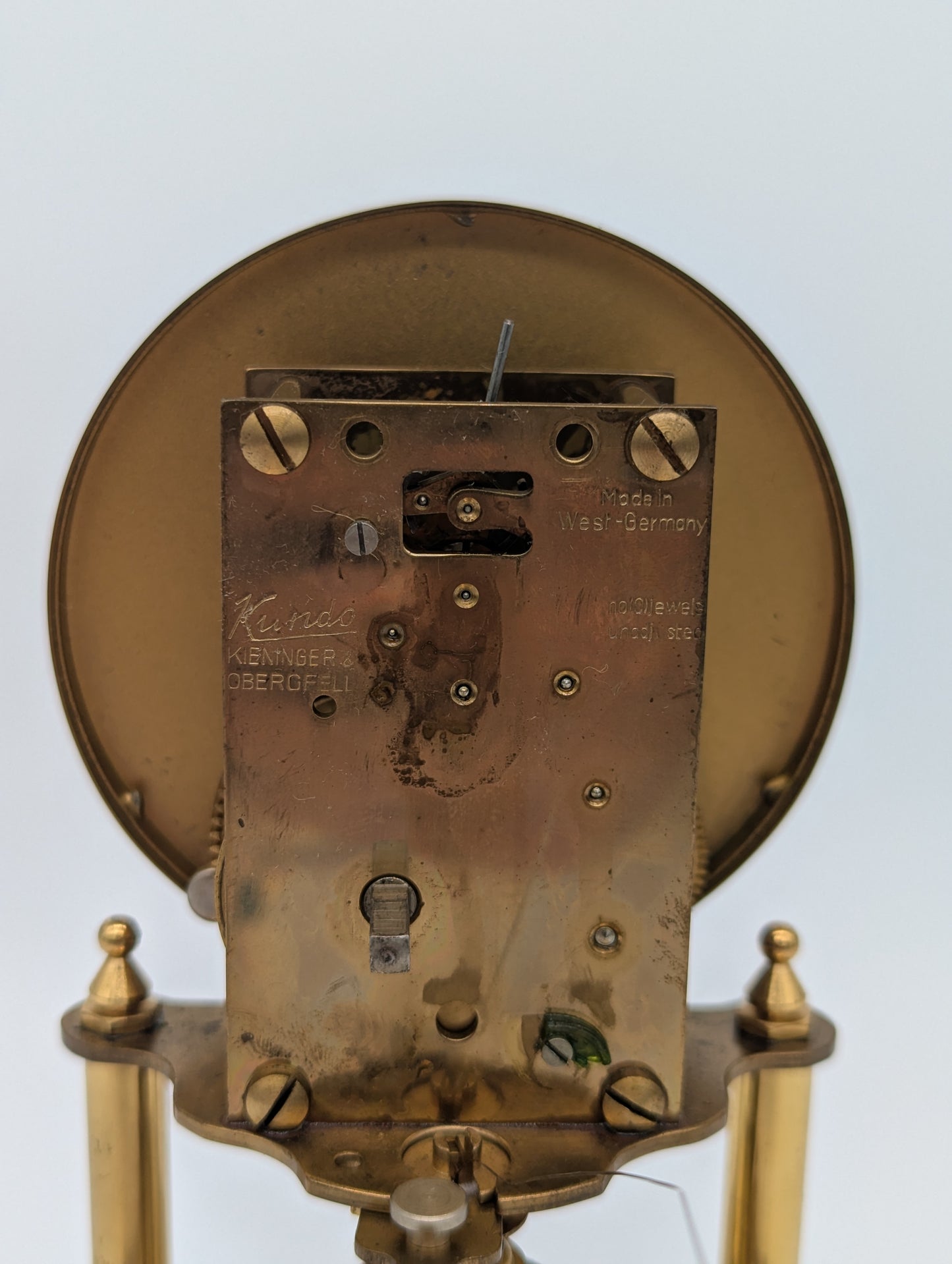 Tischuhr Kaminuhr von Kundo mit Drehpendel und Glasabdeckung Vintage