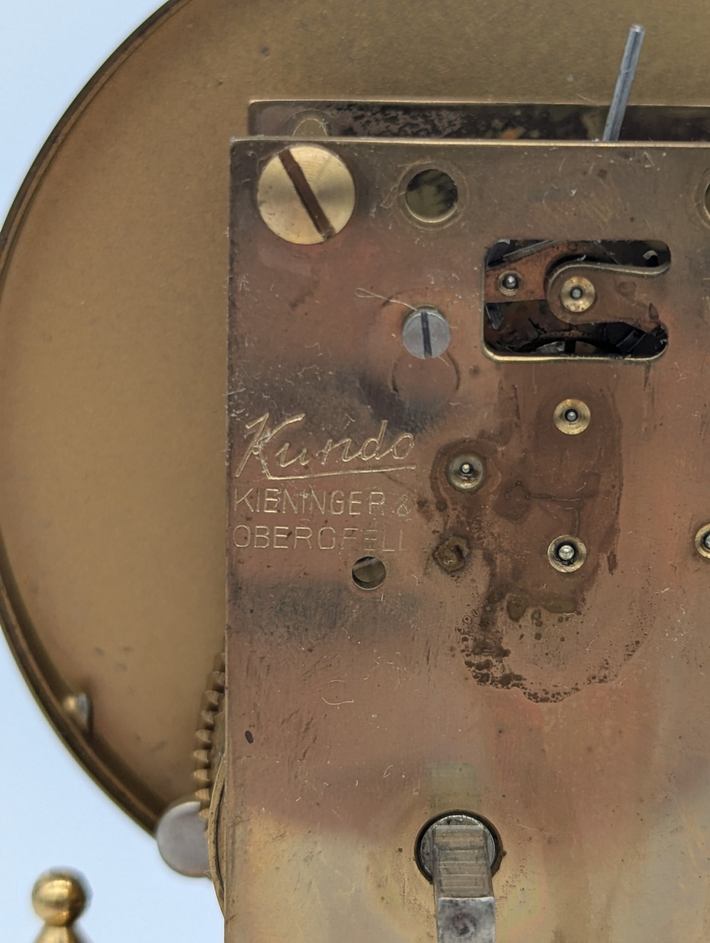Tischuhr Kaminuhr von Kundo mit Drehpendel und Glasabdeckung Vintage