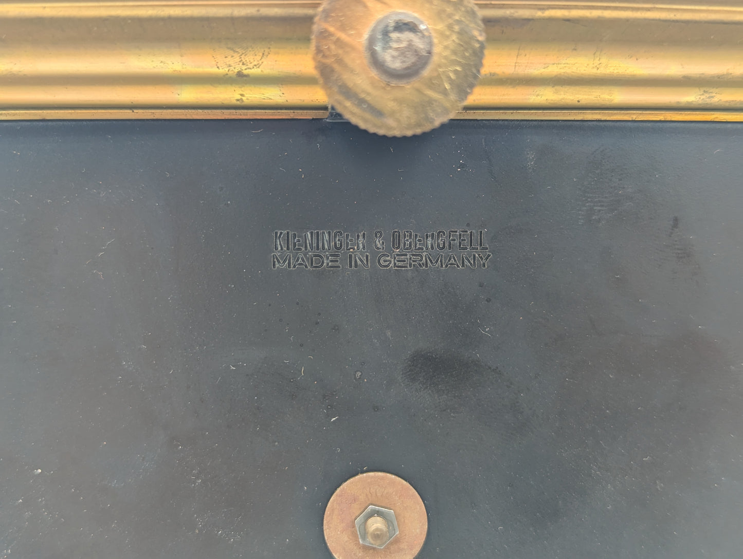 Tischuhr Kaminuhr von Kundo mit Drehpendel und Glasabdeckung Vintage