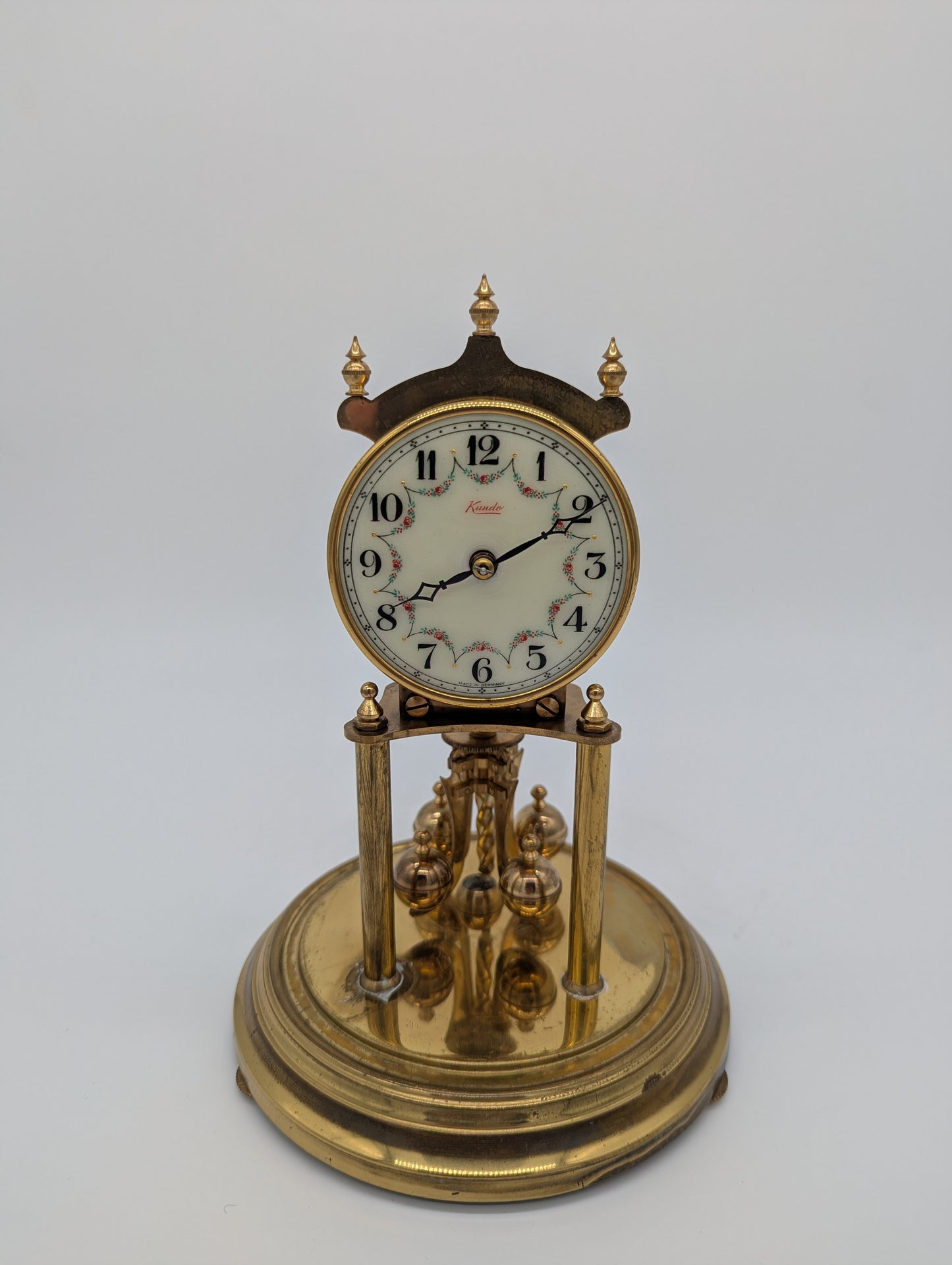 Tischuhr Kaminuhr von Kundo mit Drehpendel und Glasdom Vintage Schreibtischuhr