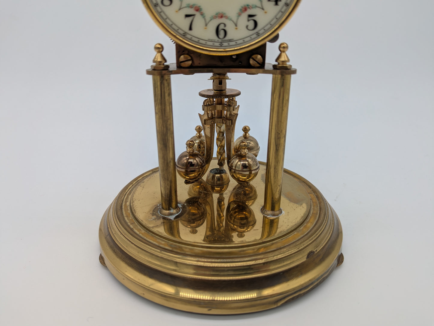 Tischuhr Kaminuhr von Kundo mit Drehpendel und Glasdom Vintage Schreibtischuhr