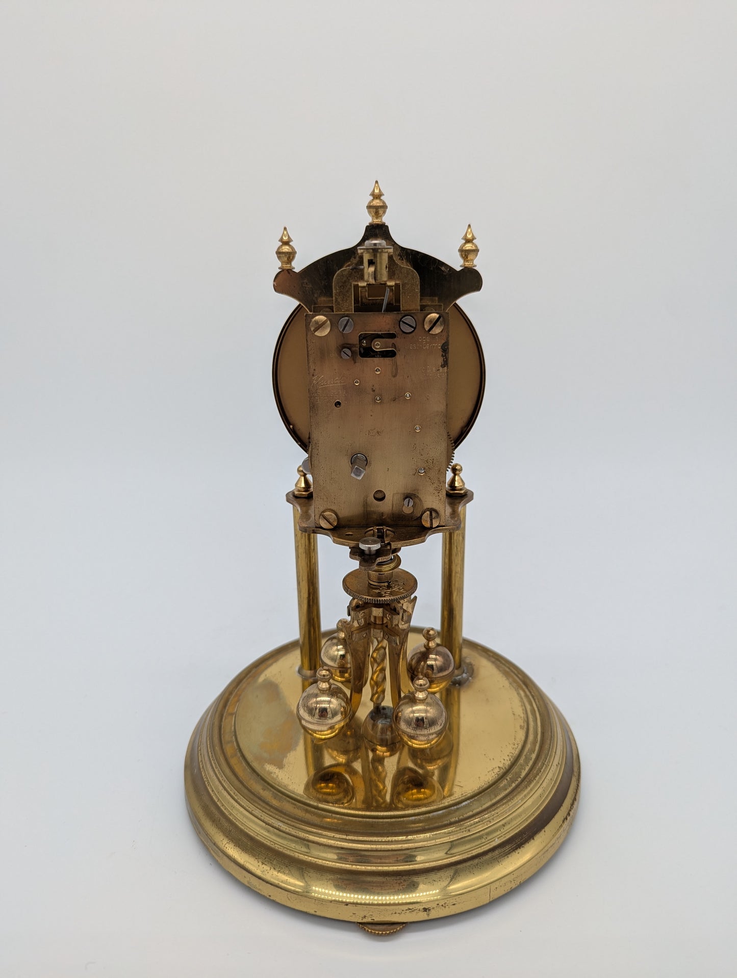 Tischuhr Kaminuhr von Kundo mit Drehpendel und Glasdom Vintage Schreibtischuhr