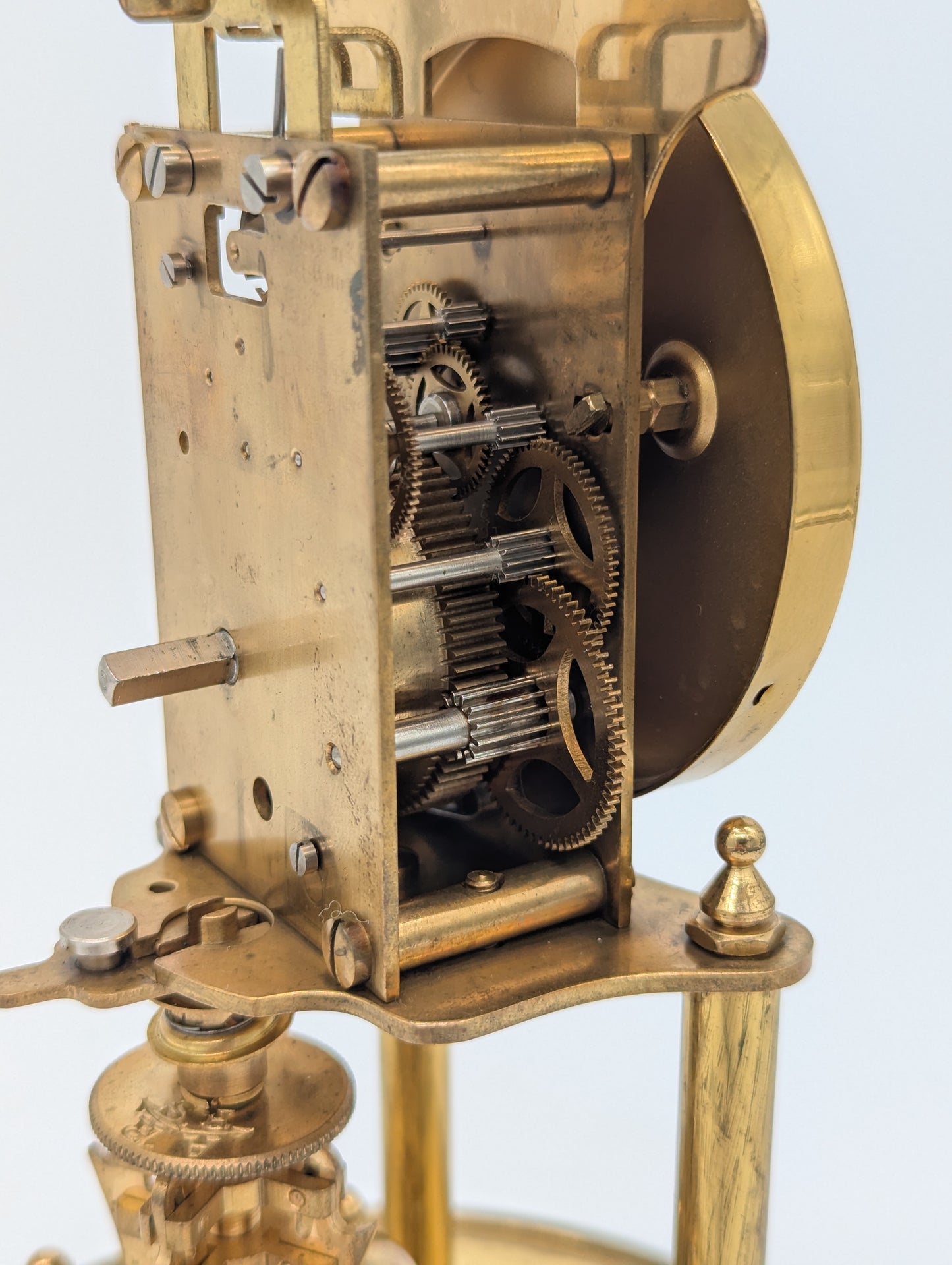 Tischuhr Kaminuhr von Kundo mit Drehpendel und Glasdom Vintage Schreibtischuhr