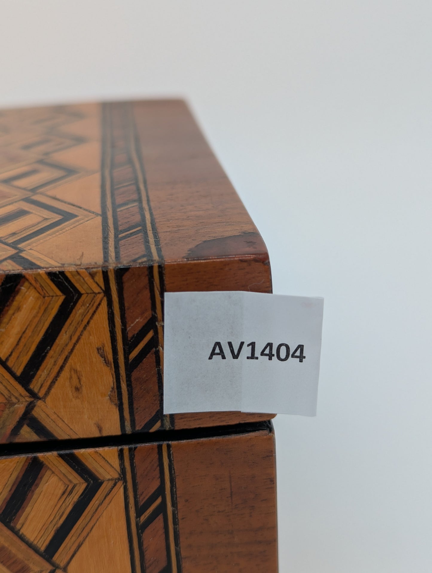 Holz Box Schmuckschatulle Schatulle mit Intarsien grün gefüttert mit Schlüssel