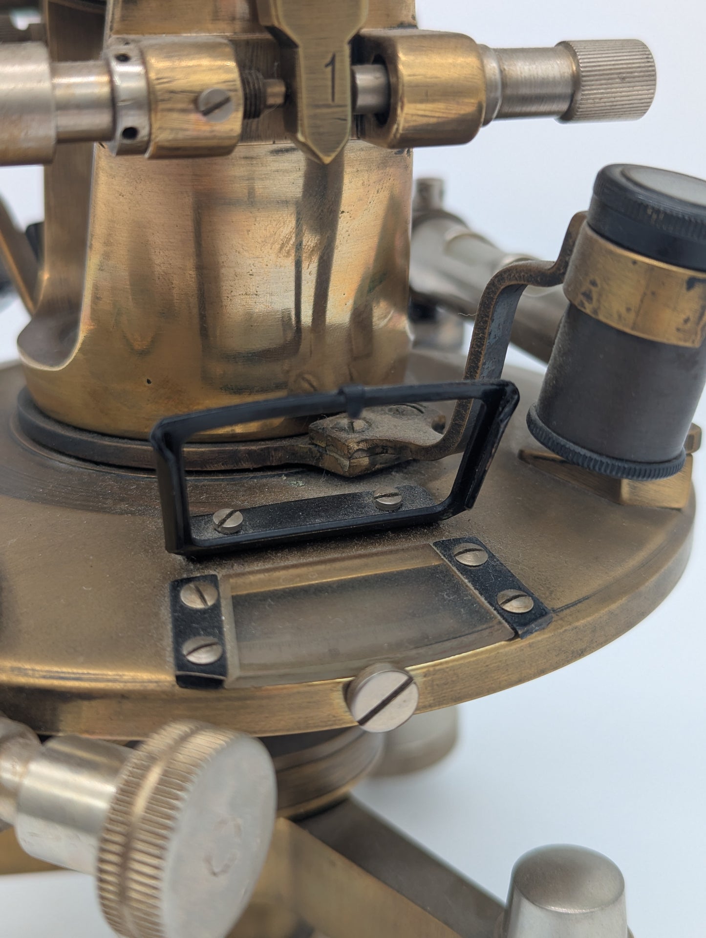 Theodolit Vermessungsinstrument Vintage aus Messing Messinstrument