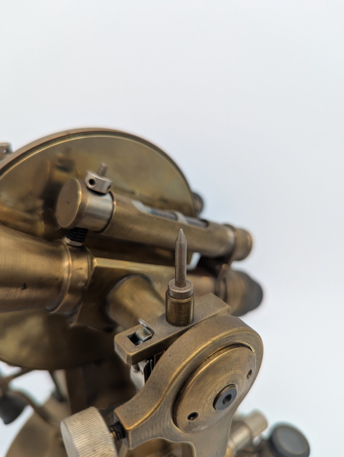 Theodolit Vermessungsinstrument Vintage aus Messing Messinstrument