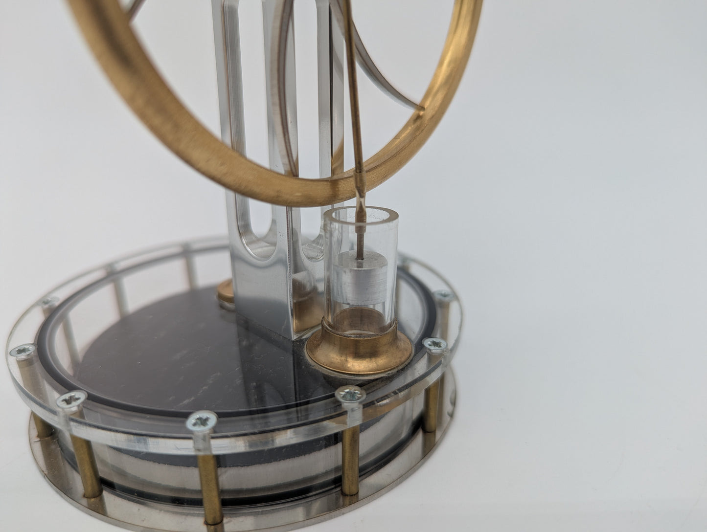 Stirlingmotor Modell Messinstrument für Windkraft Vintage Acryl