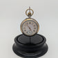 Uhr Taschenuhr Tischuhr unter Glasdom Emaille-Zifferblatt & Pferdegravur Vintage