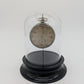 Uhr Taschenuhr Tischuhr unter Glasdom mit Verziertem Muster Vintage