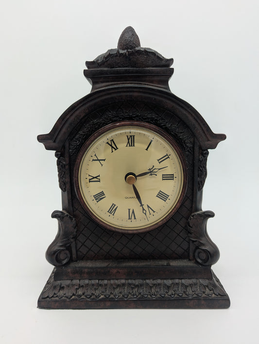 Uhr Tischuhr im Klassischen Stil mit Römischen Ziffern Quarzwerk Vintage