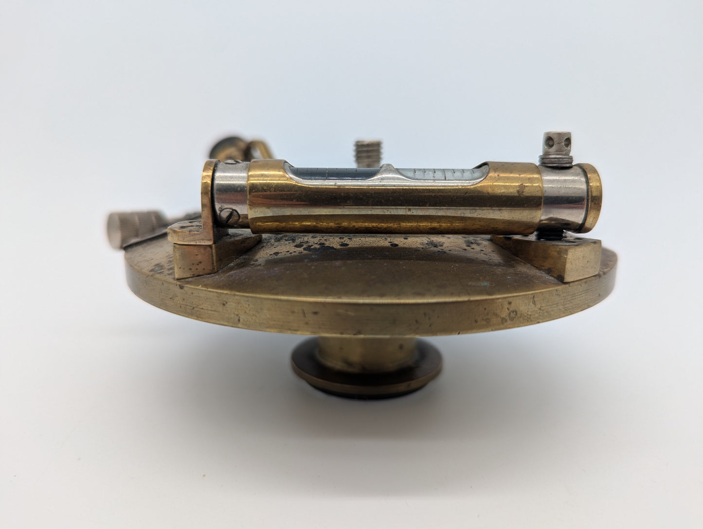 Alter Theodolit Messinstrument Komponent Präzisionsmessgerät Vintage Messing