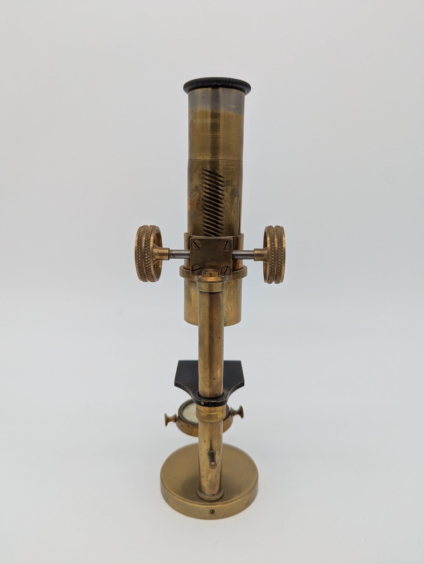 Antikes Mikroskop Messing mit Spiegel und Objektiv Vintage