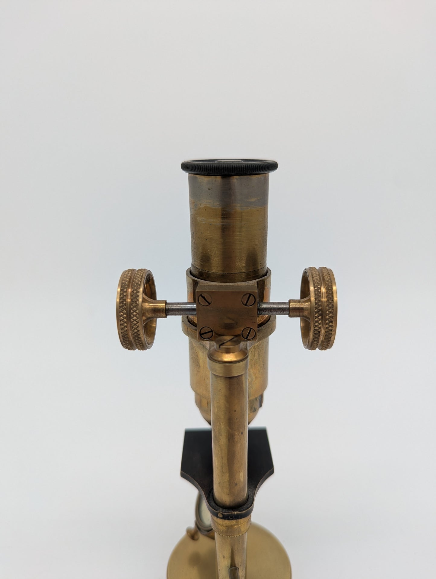 Antikes Mikroskop Messing mit Spiegel und Objektiv Vintage