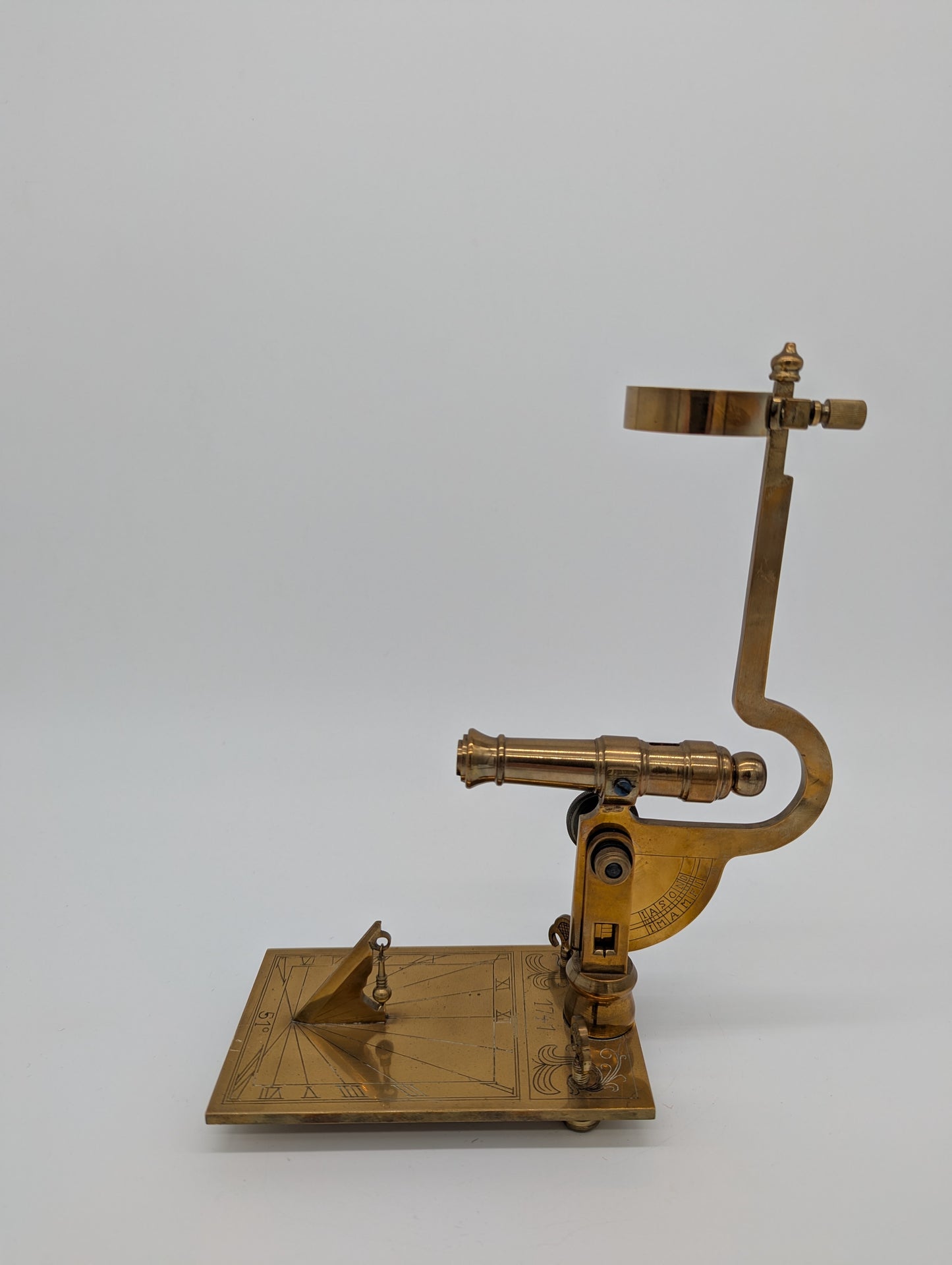 Sonnenuhr Mittagskanone aus Messing Messinstrument Astronomie Vintage