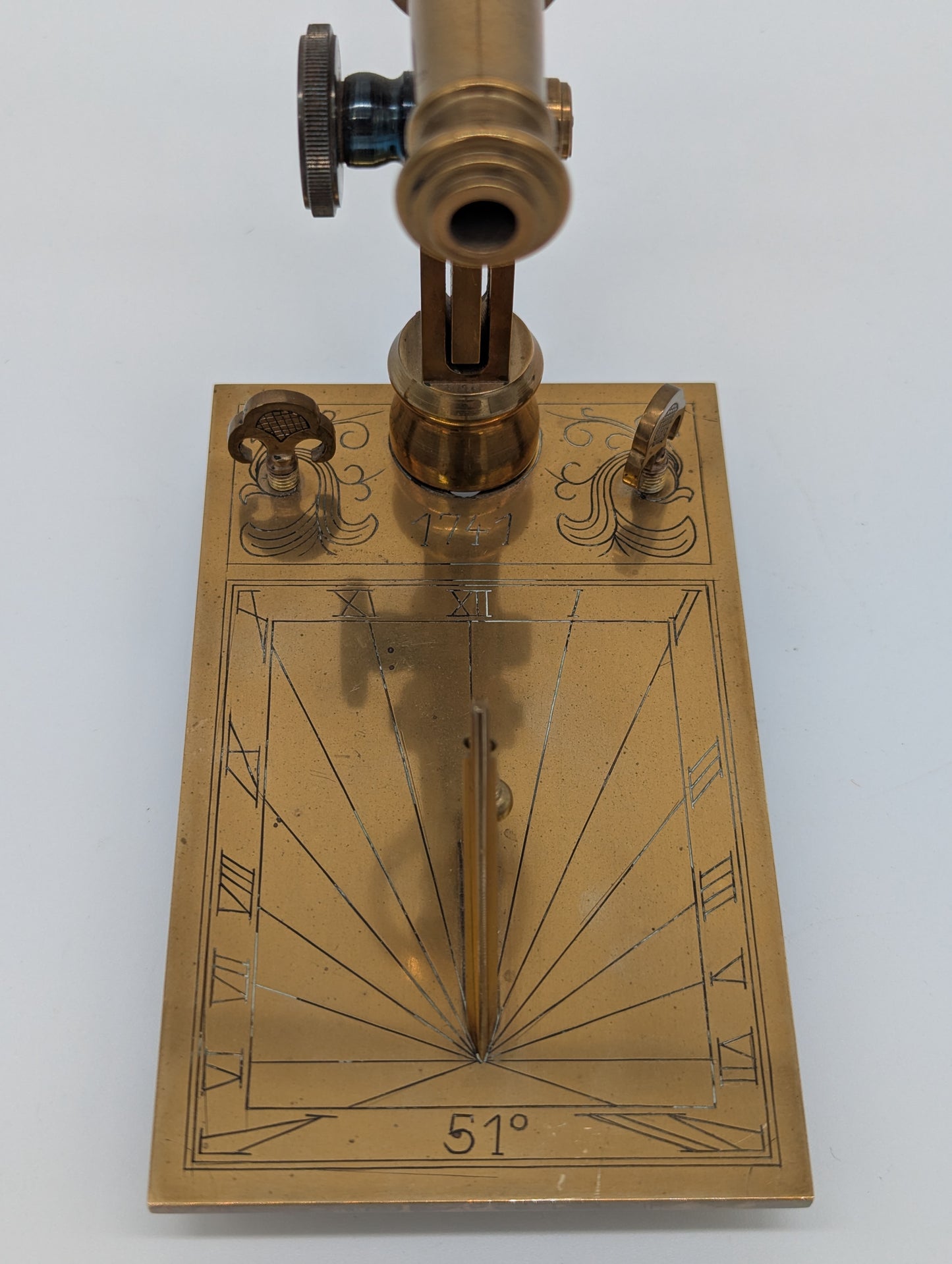 Sonnenuhr Mittagskanone aus Messing Messinstrument Astronomie Vintage
