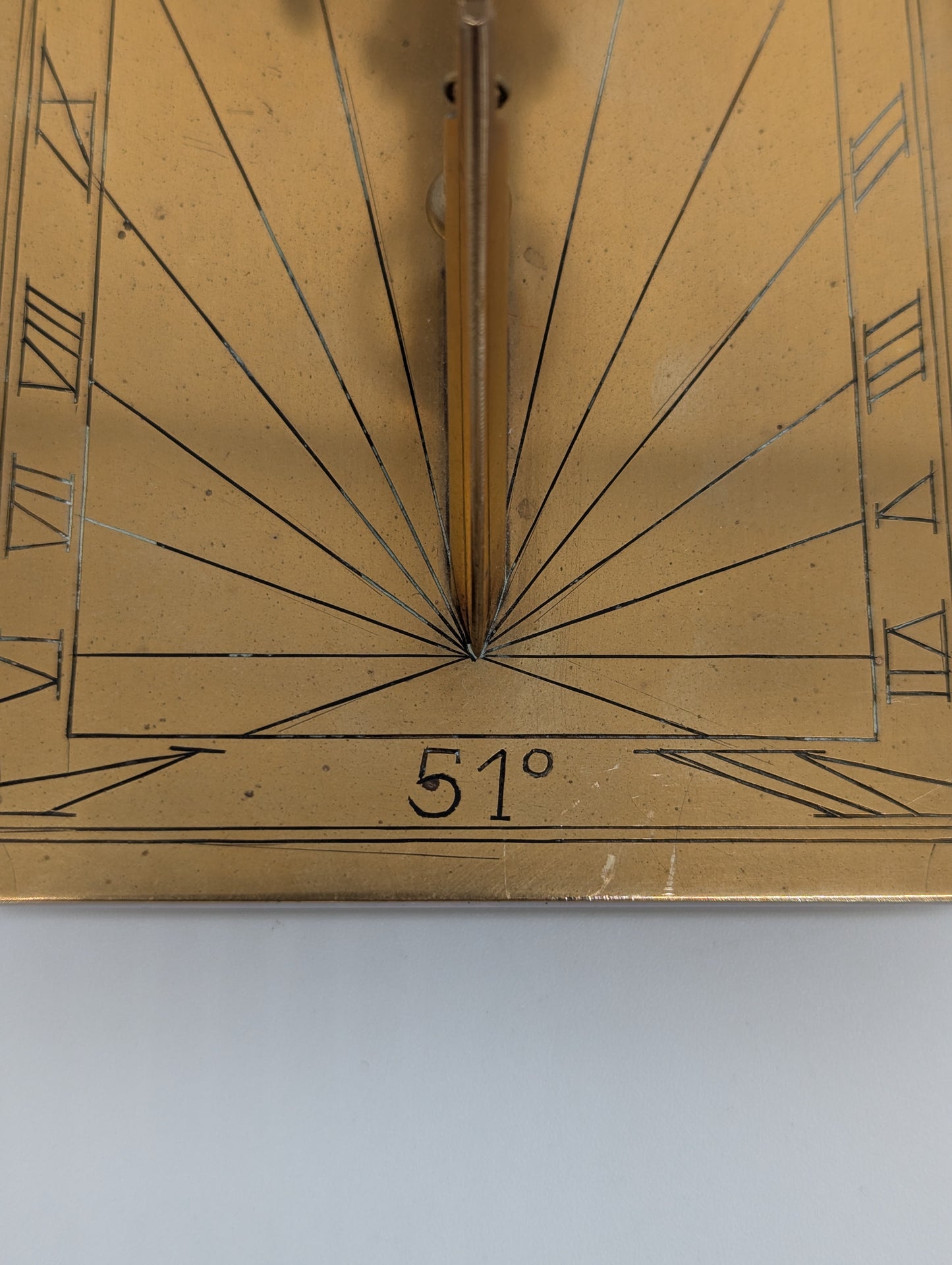 Sonnenuhr Mittagskanone aus Messing Messinstrument Astronomie Vintage