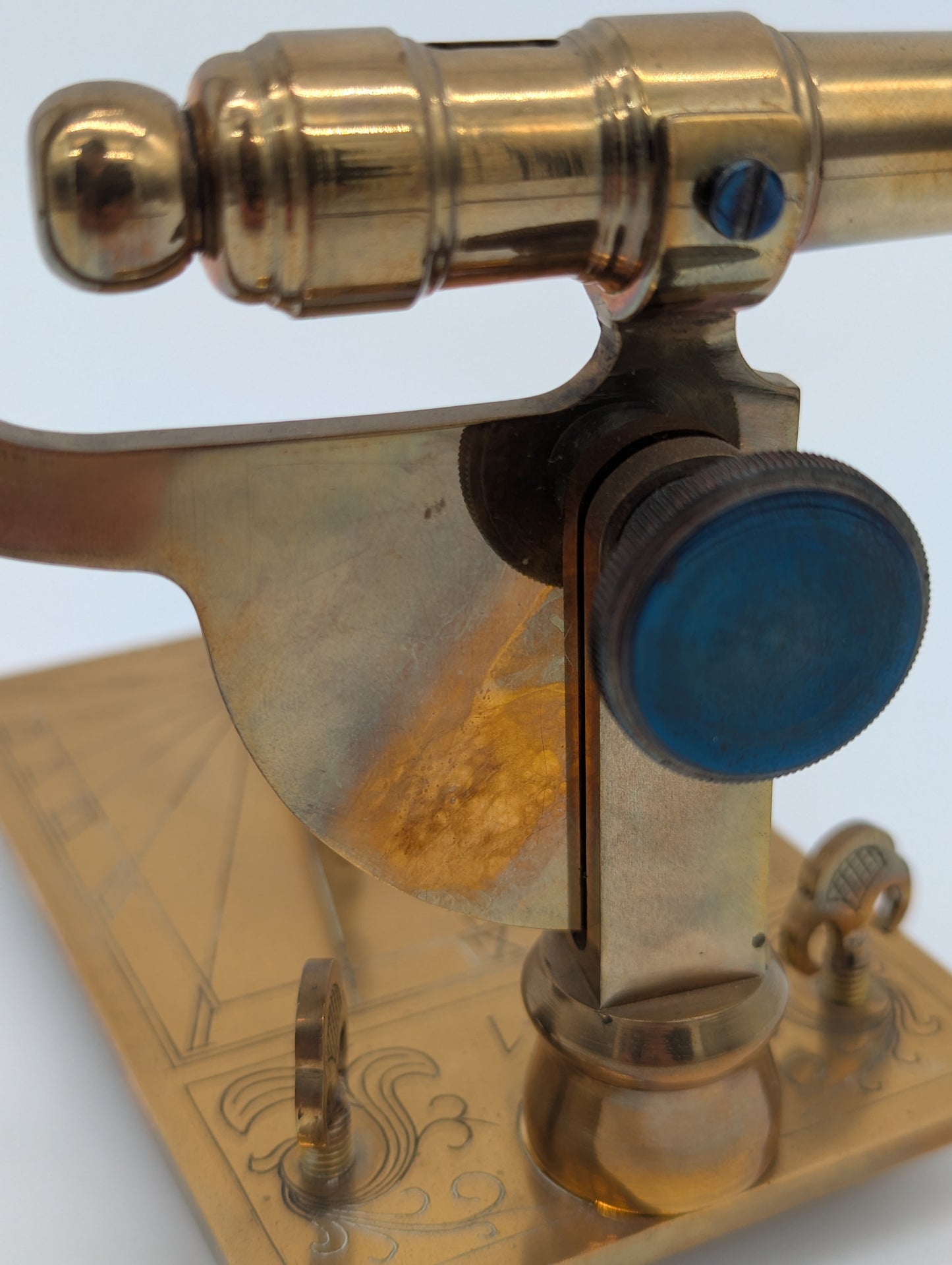 Sonnenuhr Mittagskanone aus Messing Messinstrument Astronomie Vintage