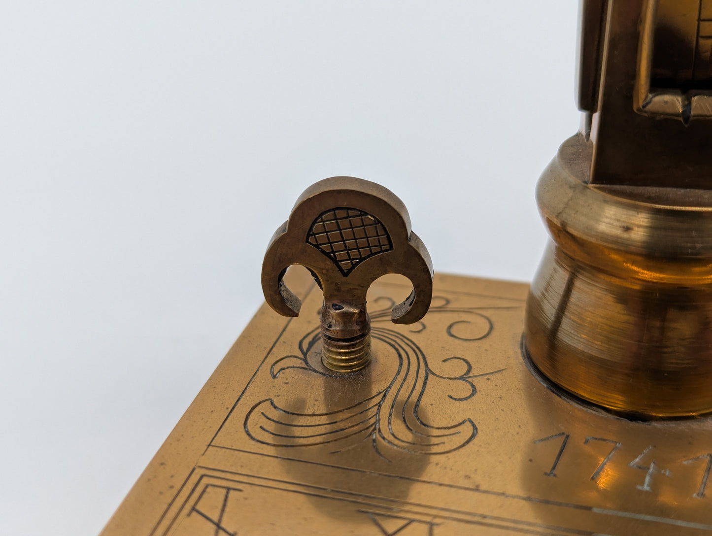 Sonnenuhr Mittagskanone aus Messing Messinstrument Astronomie Vintage