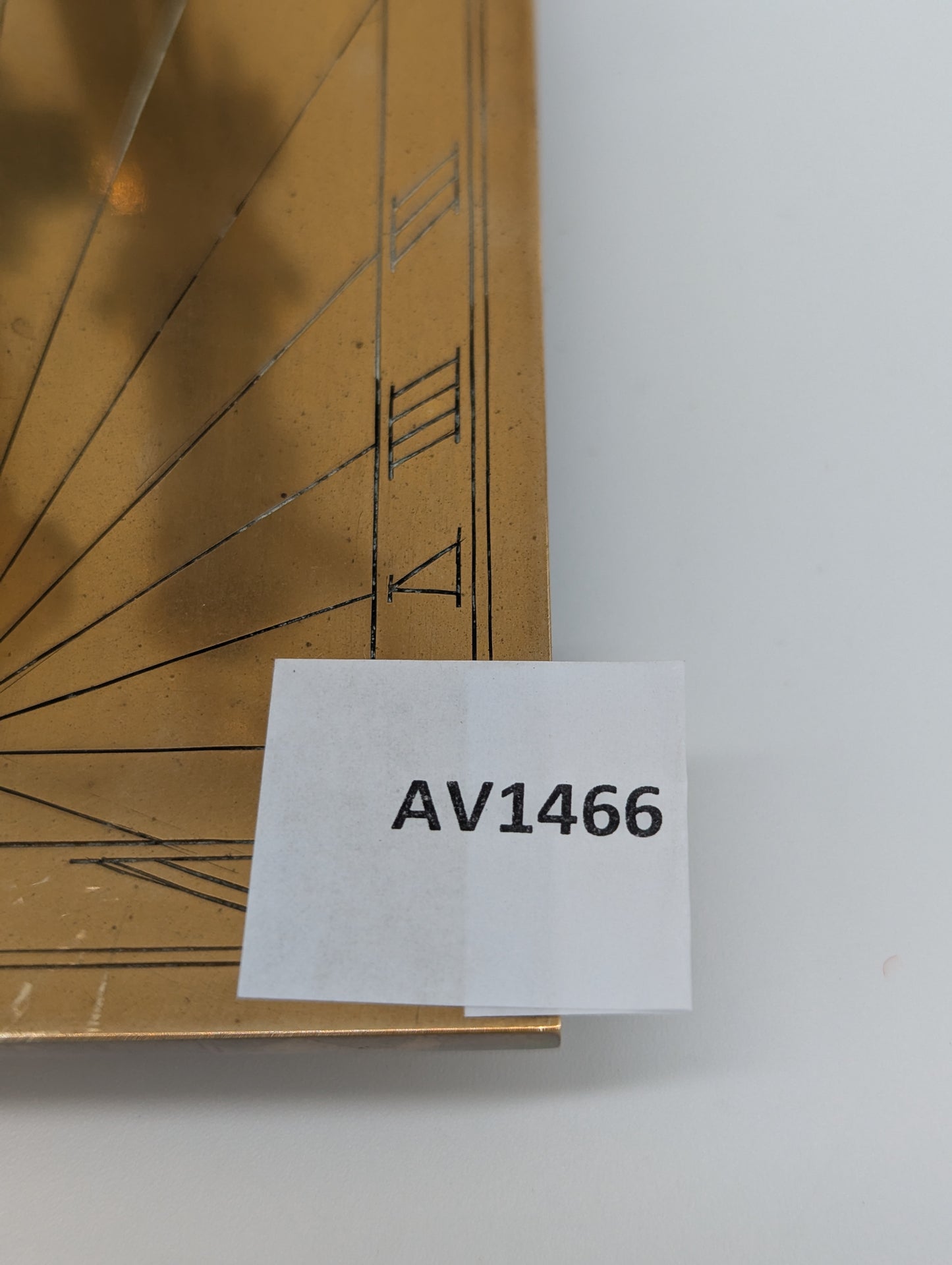 Sonnenuhr Mittagskanone aus Messing Messinstrument Astronomie Vintage