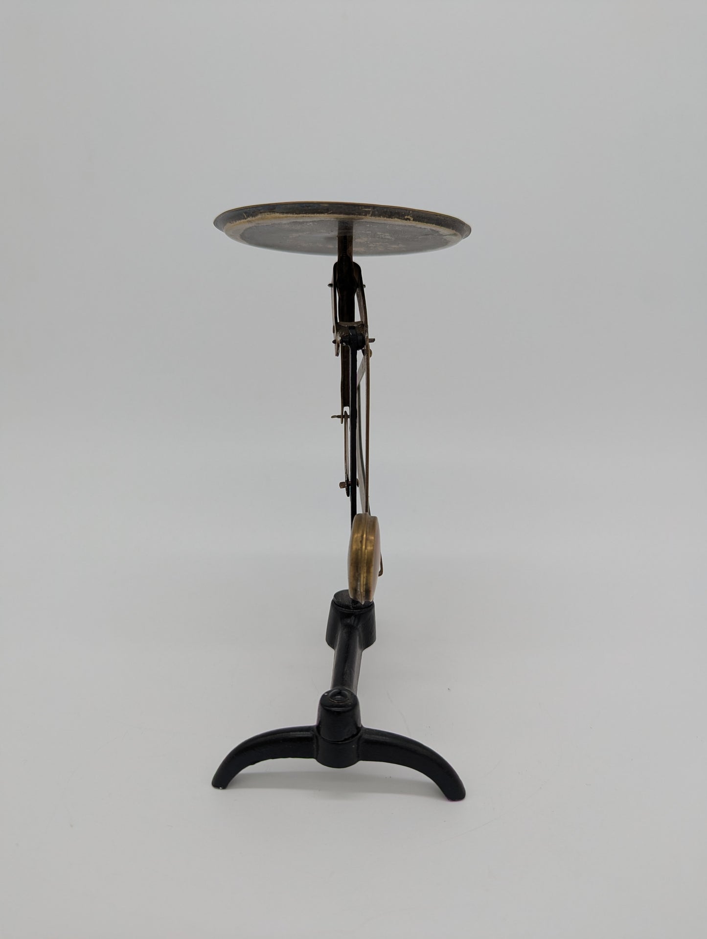 Waage Briefwaage aus Metall und Messing Feinwaage Vintage Dekoration