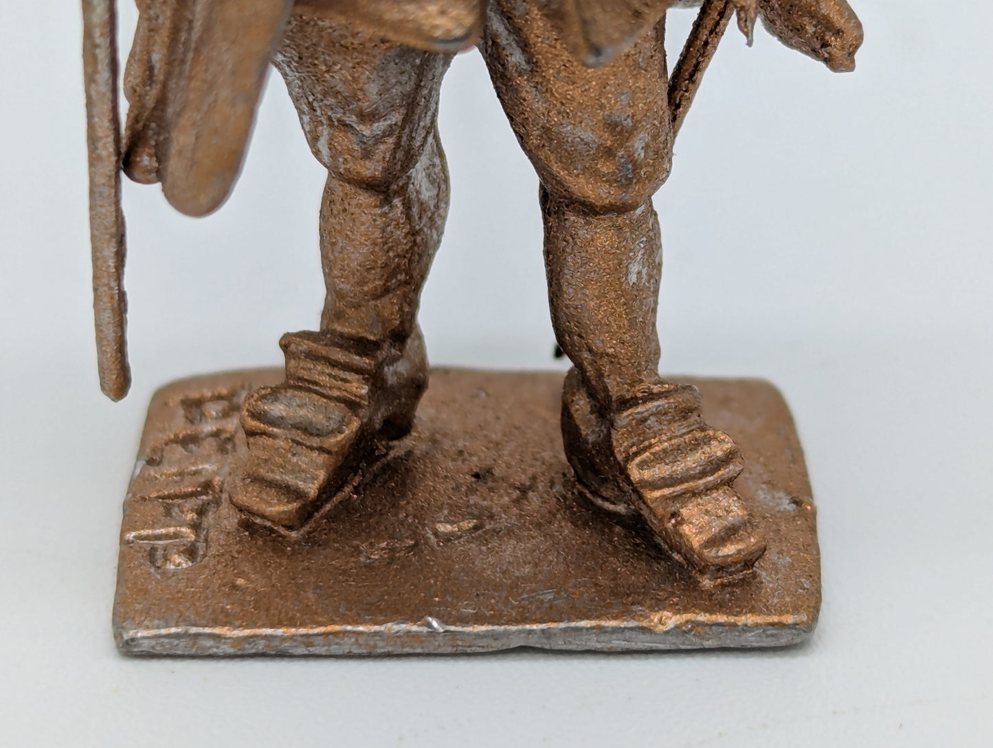 Miniaturfigur Figur Skulptur eines Mannes signiert PEIPP Vintage Dekoration