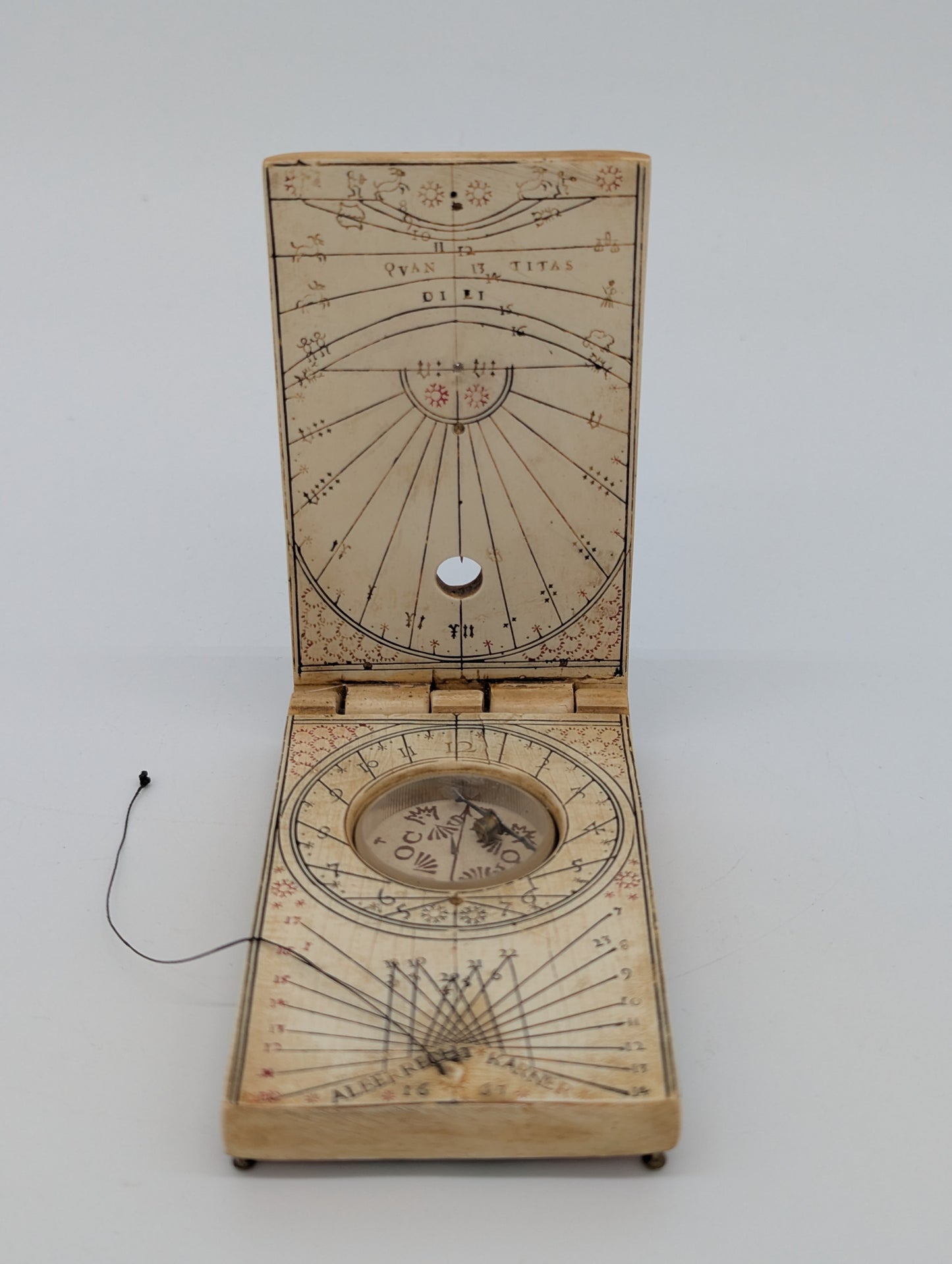 Antike Albrecht Karner Nürnberger Klappsonnenuhr aus 1661 Kompass Goldverzierung