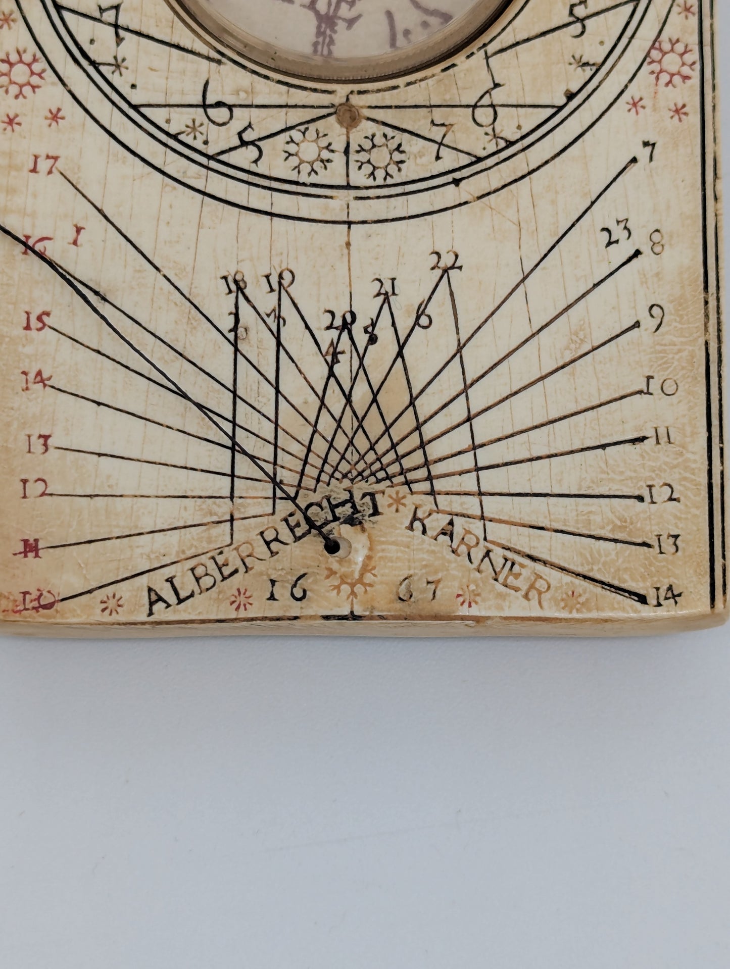 Antike Albrecht Karner Nürnberger Klappsonnenuhr aus 1661 Kompass Goldverzierung