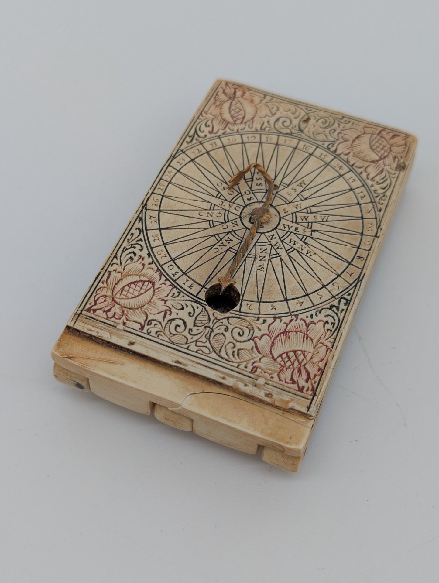 Antike Albrecht Karner Nürnberger Klappsonnenuhr aus 1661 Kompass Goldverzierung