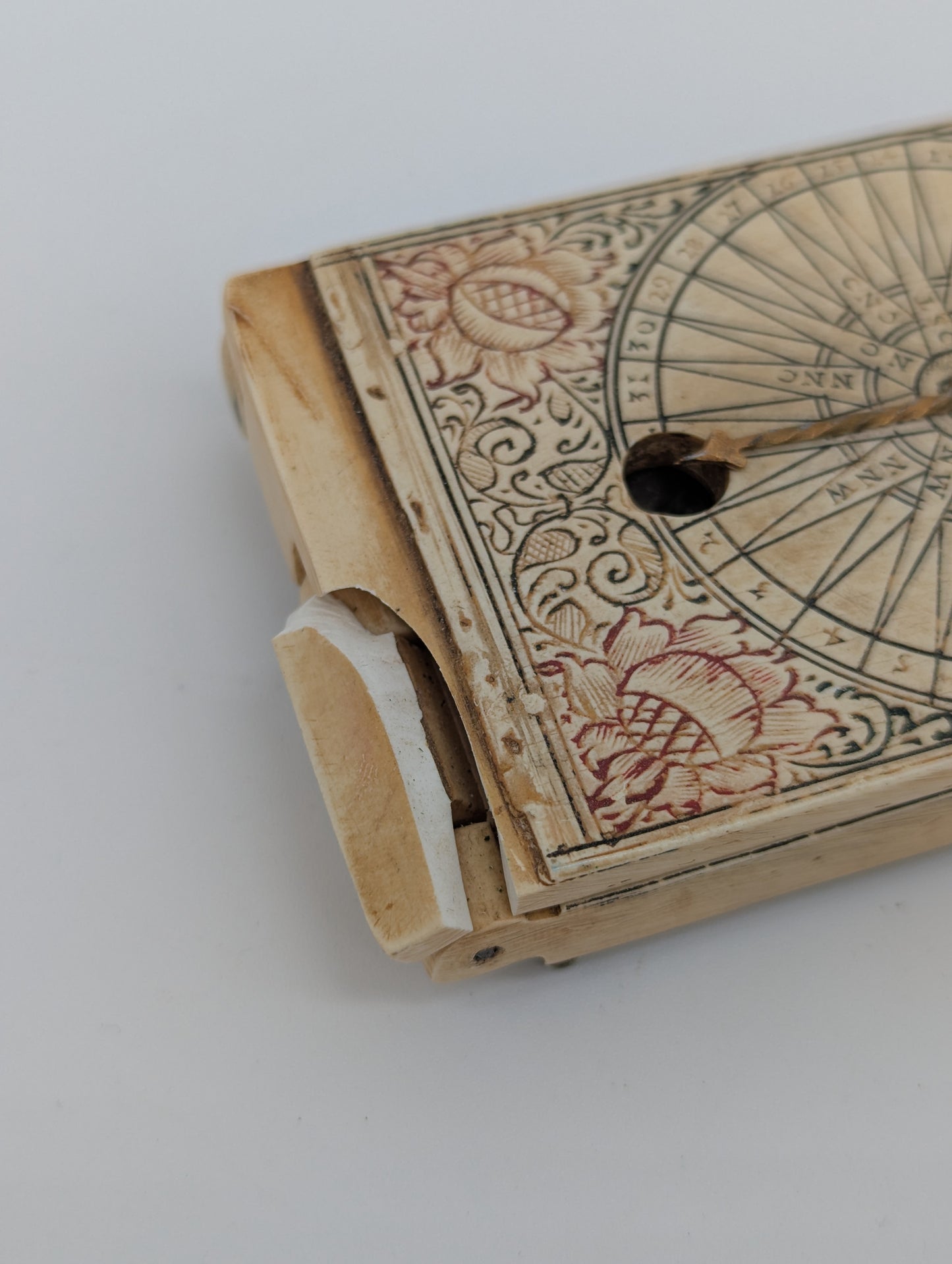 Antike Albrecht Karner Nürnberger Klappsonnenuhr aus 1661 Kompass Goldverzierung