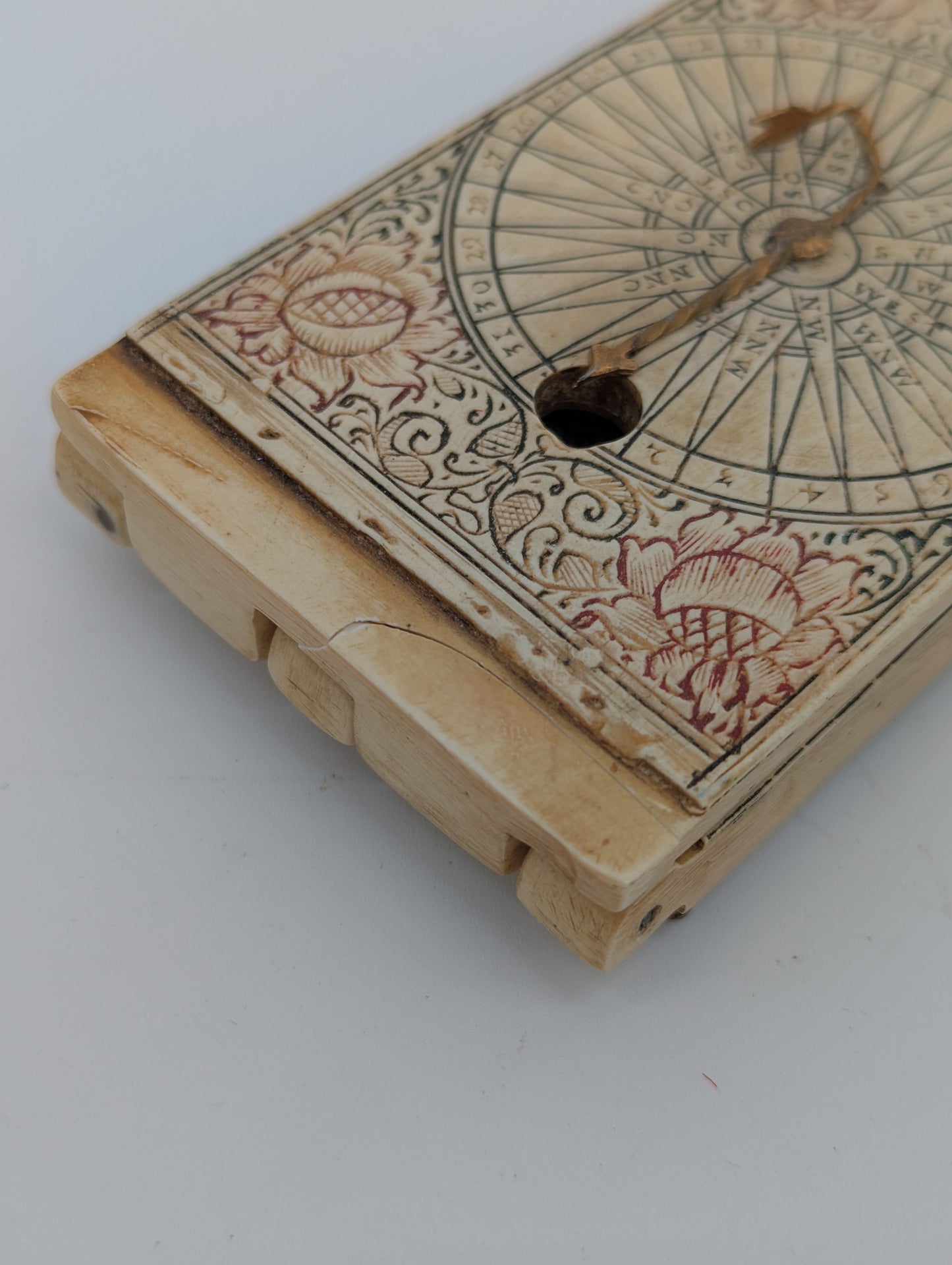 Antike Albrecht Karner Nürnberger Klappsonnenuhr aus 1661 Kompass Goldverzierung