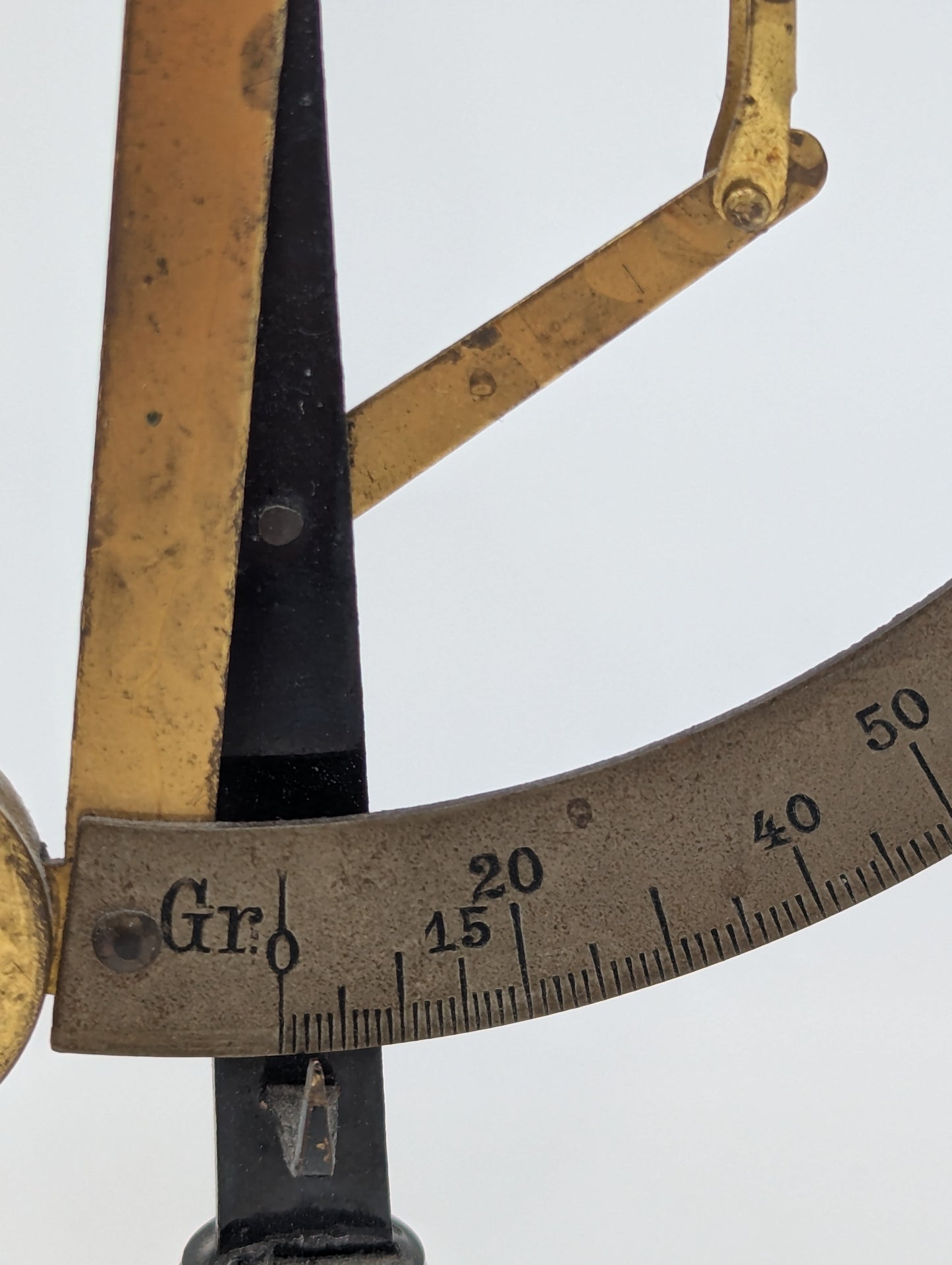 Briefwaage aus Messing und Gusseisen Vintage Waage Schreibtisch Deko