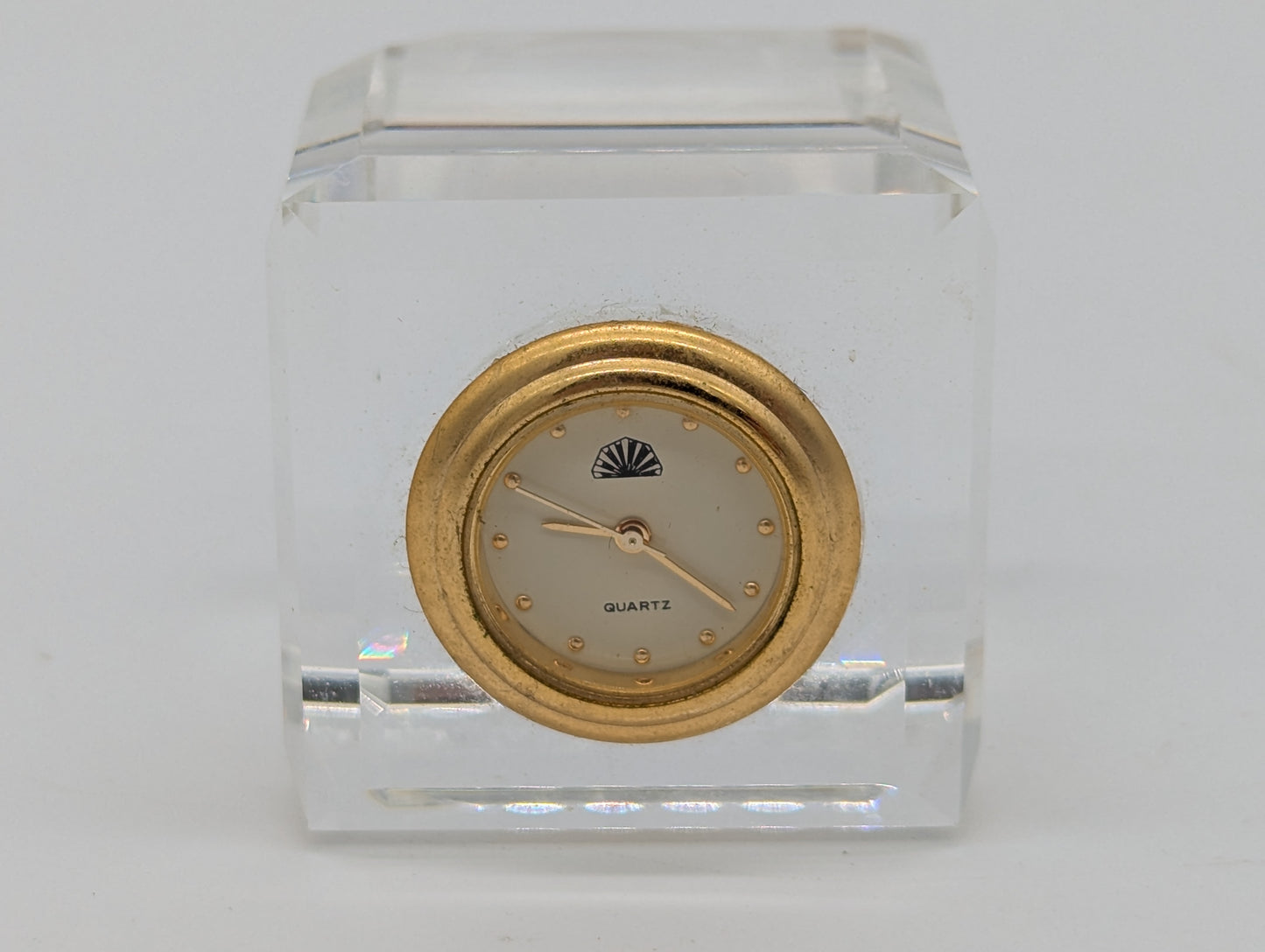 Tischuhr aus Acrylglas mit Goldoptik Quartz Uhr Vintage Dekoration