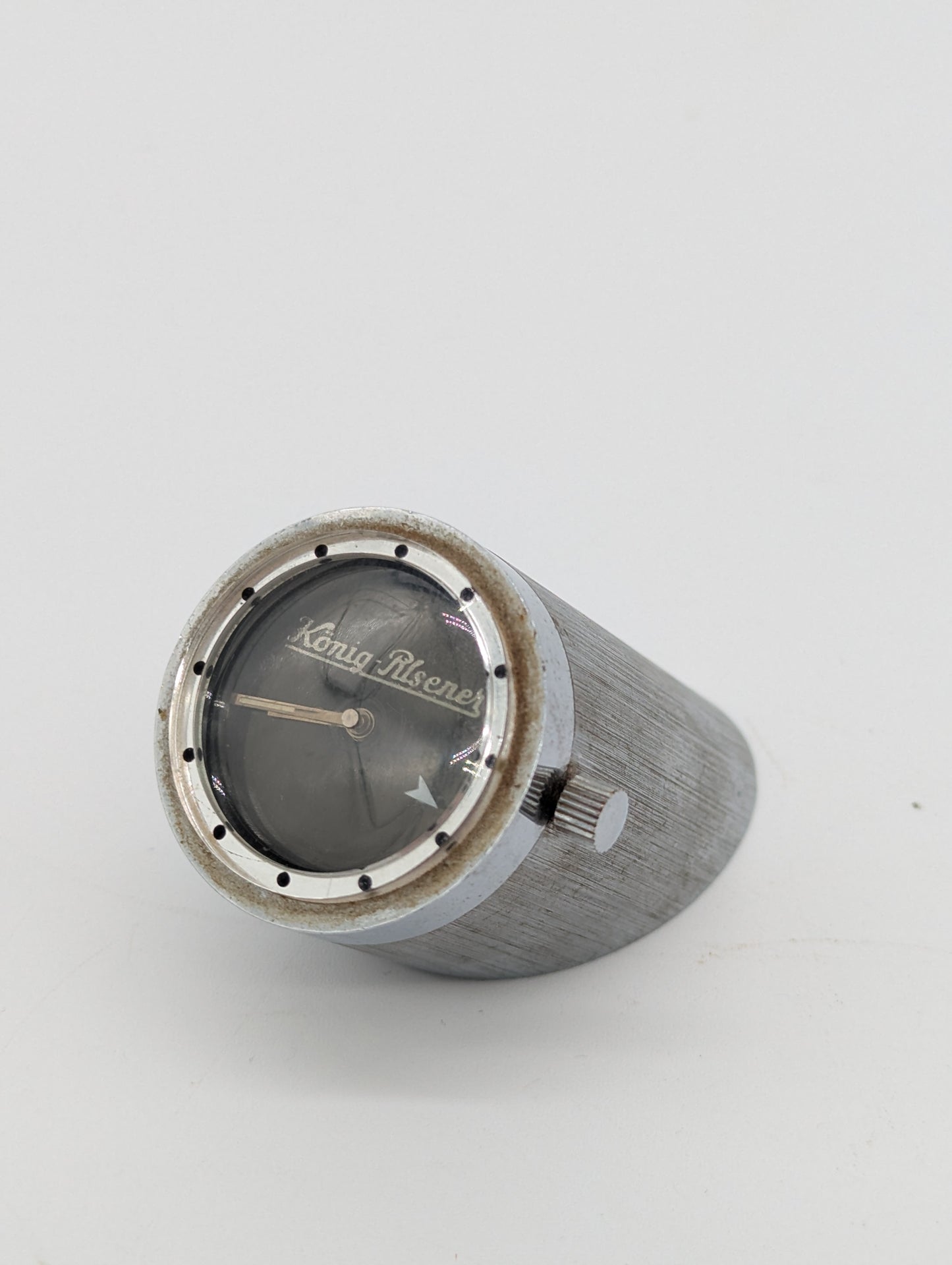 König Pilsener Tischuhr Metallgehäuse Werbeuhr Retro Design