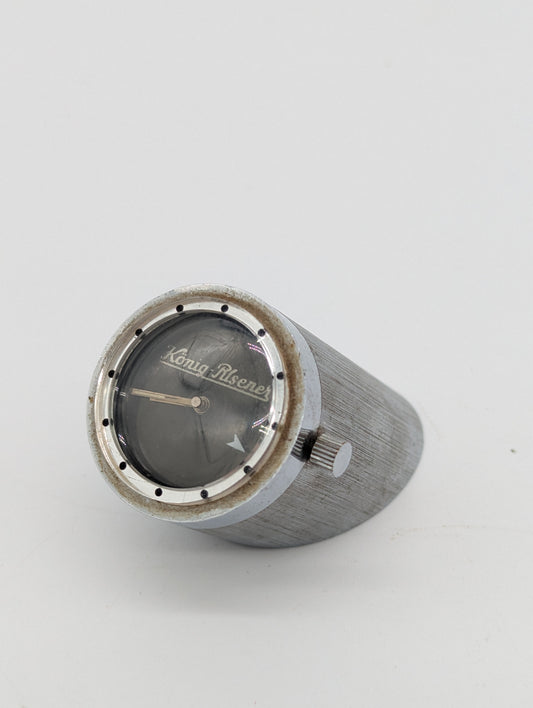 König Pilsener Tischuhr Metallgehäuse Werbeuhr Retro Design