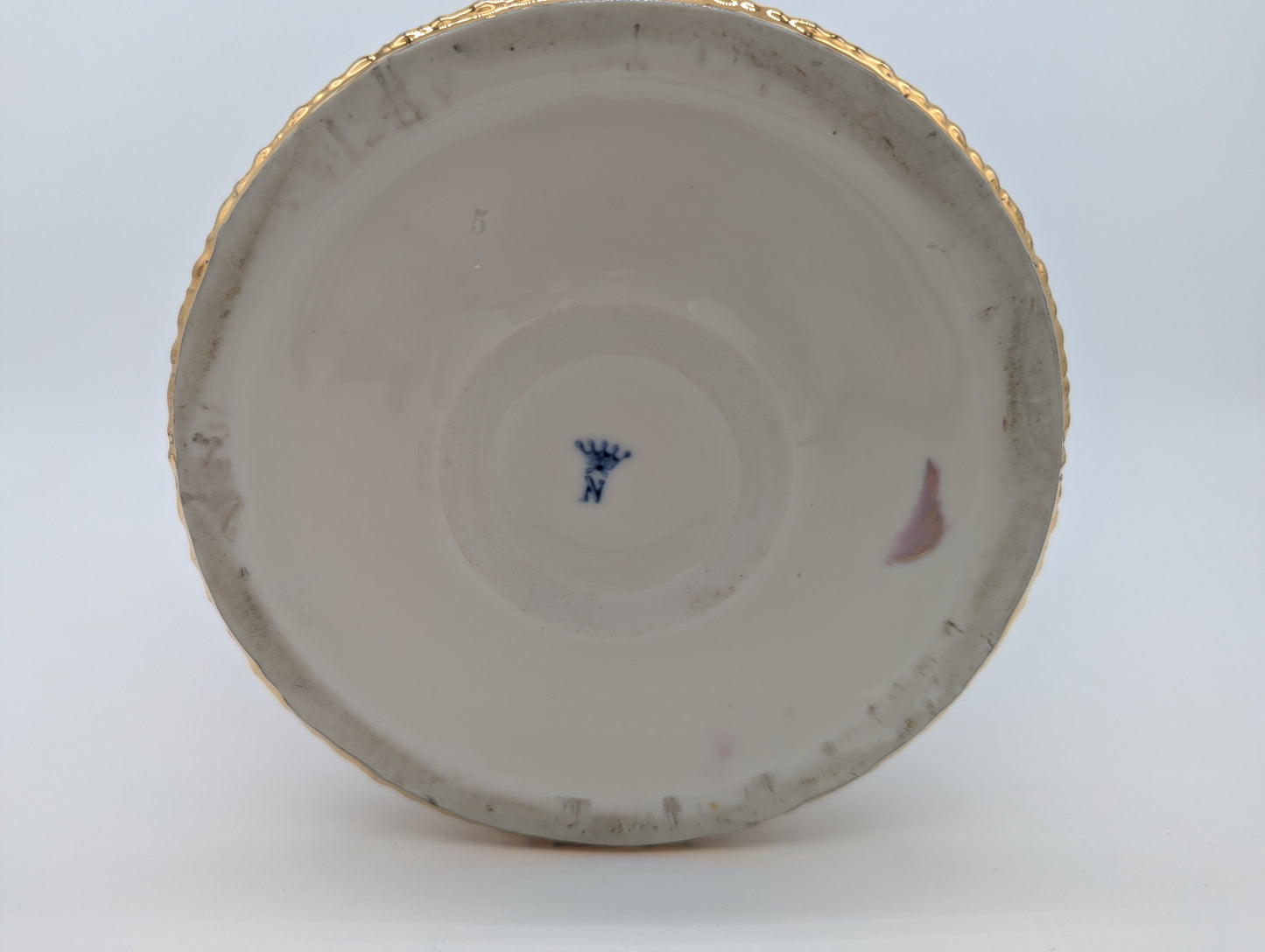 Capodimonte Porzellan Vase mit Deckel Blumendekor Durchbruch Goldverzierung