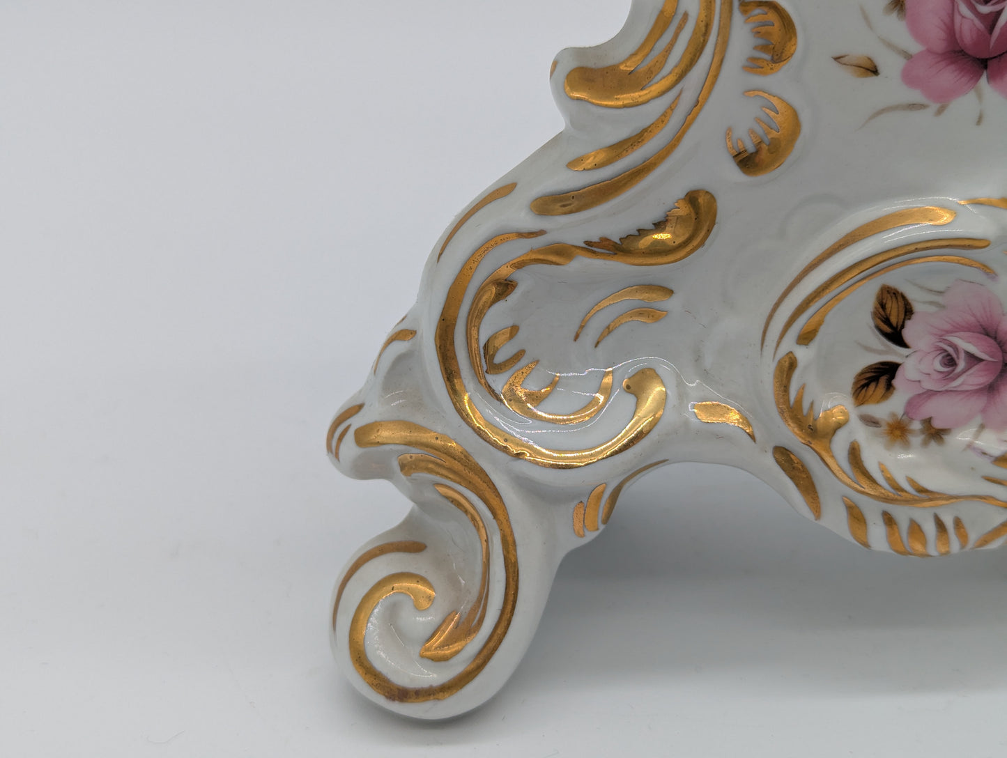 Carl Thieme Porzellan Tischuhr Rokoko Stil Florale Dekoration