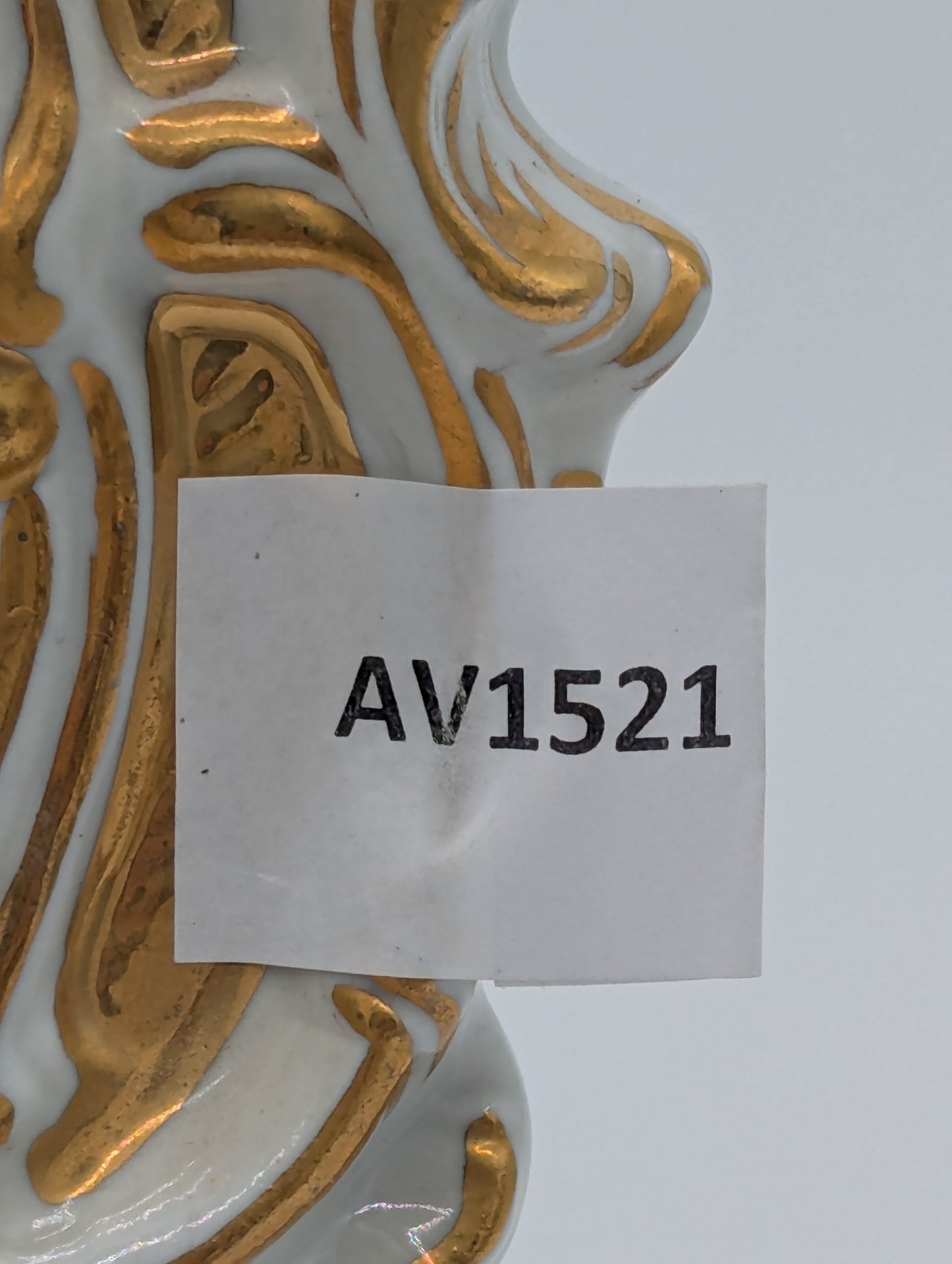 Carl Thieme Porzellan Tischuhr Rokoko Stil Florale Dekoration