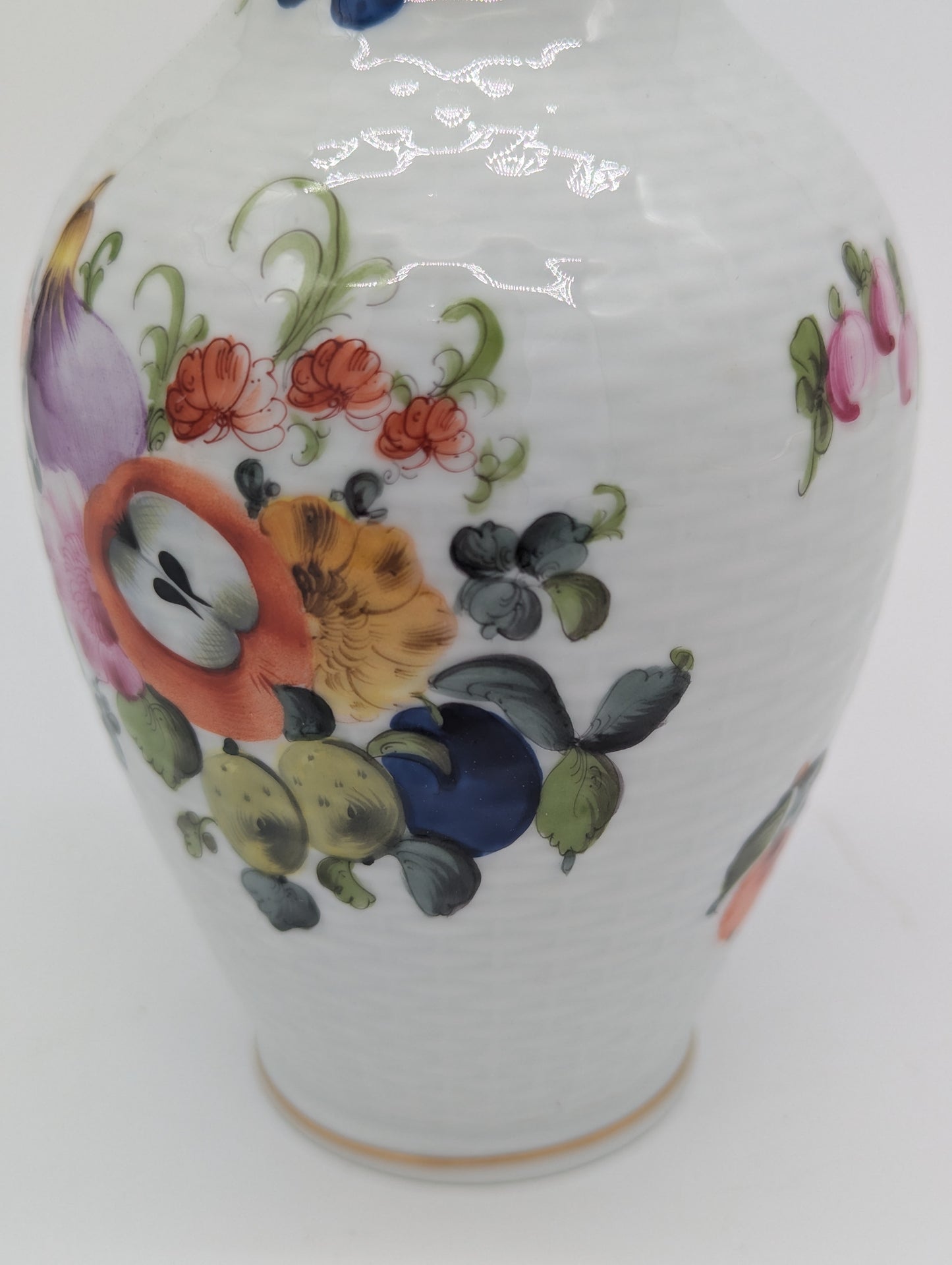 Herend Porzellan Vase Handbemalt mit Blumenmotiv Goldrand Dekoration