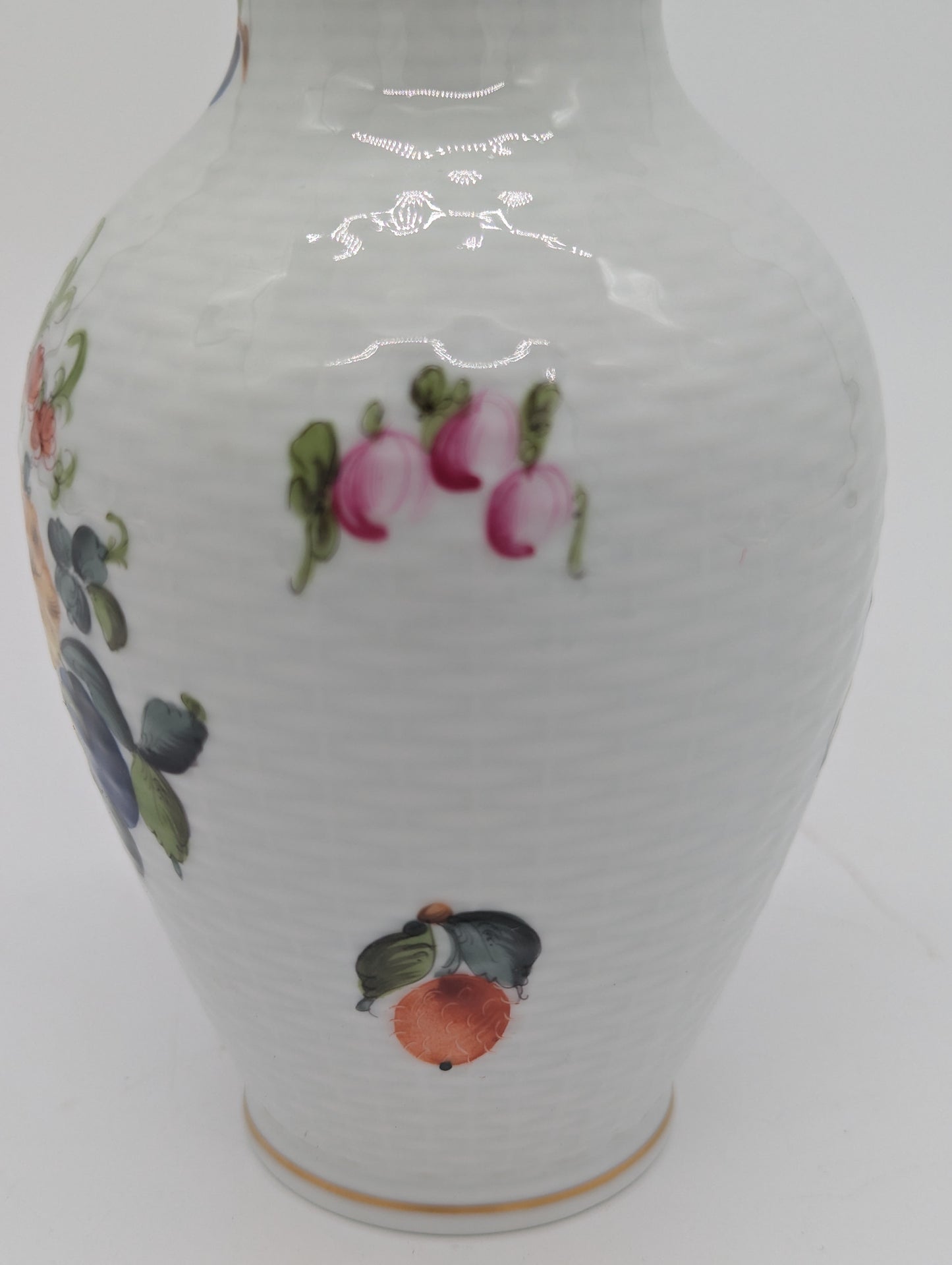 Herend Porzellan Vase Handbemalt mit Blumenmotiv Goldrand Dekoration