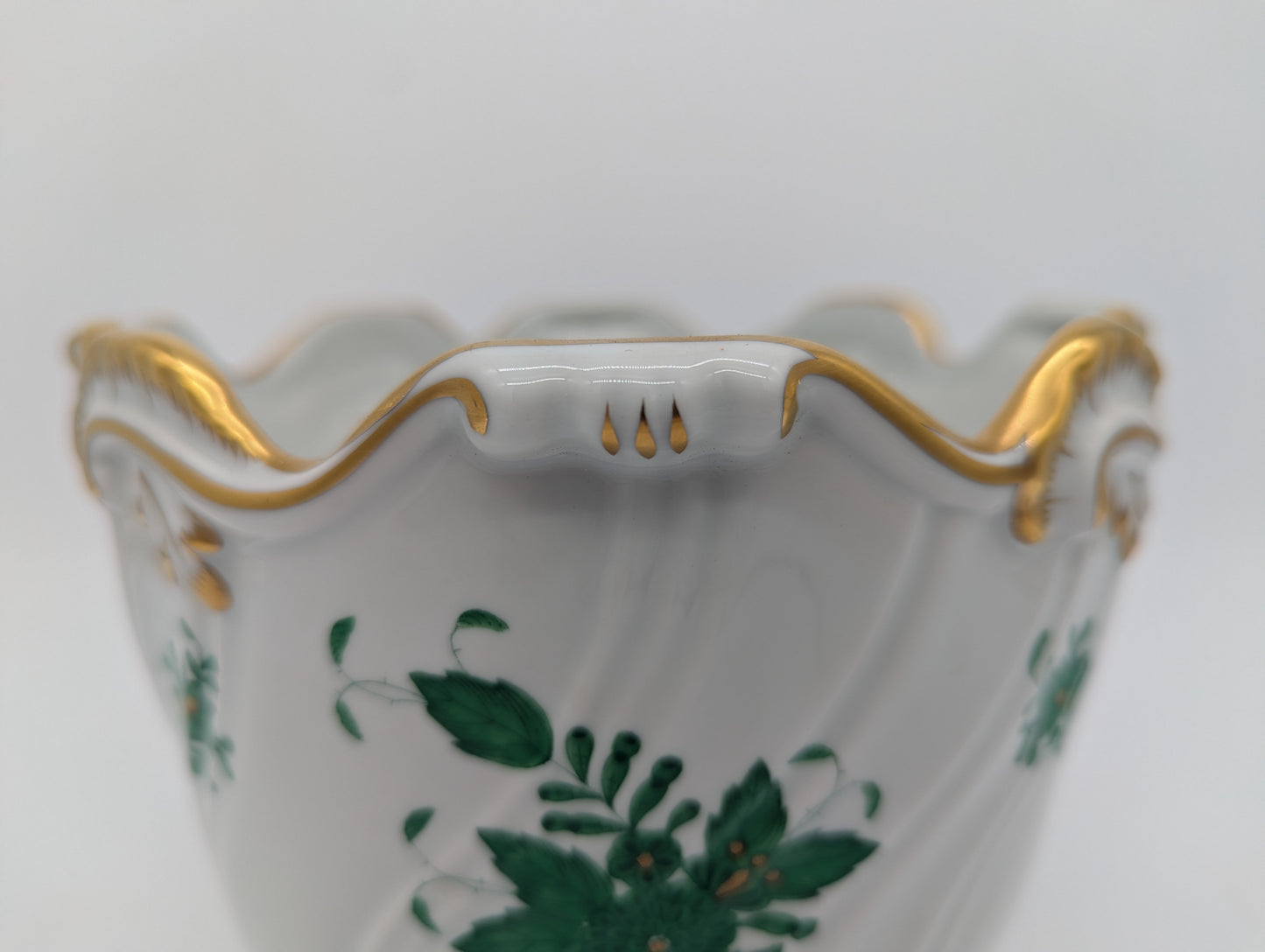 Herend Porzellan Übertopf Apponyi Grün Handbemalt mit Goldrand